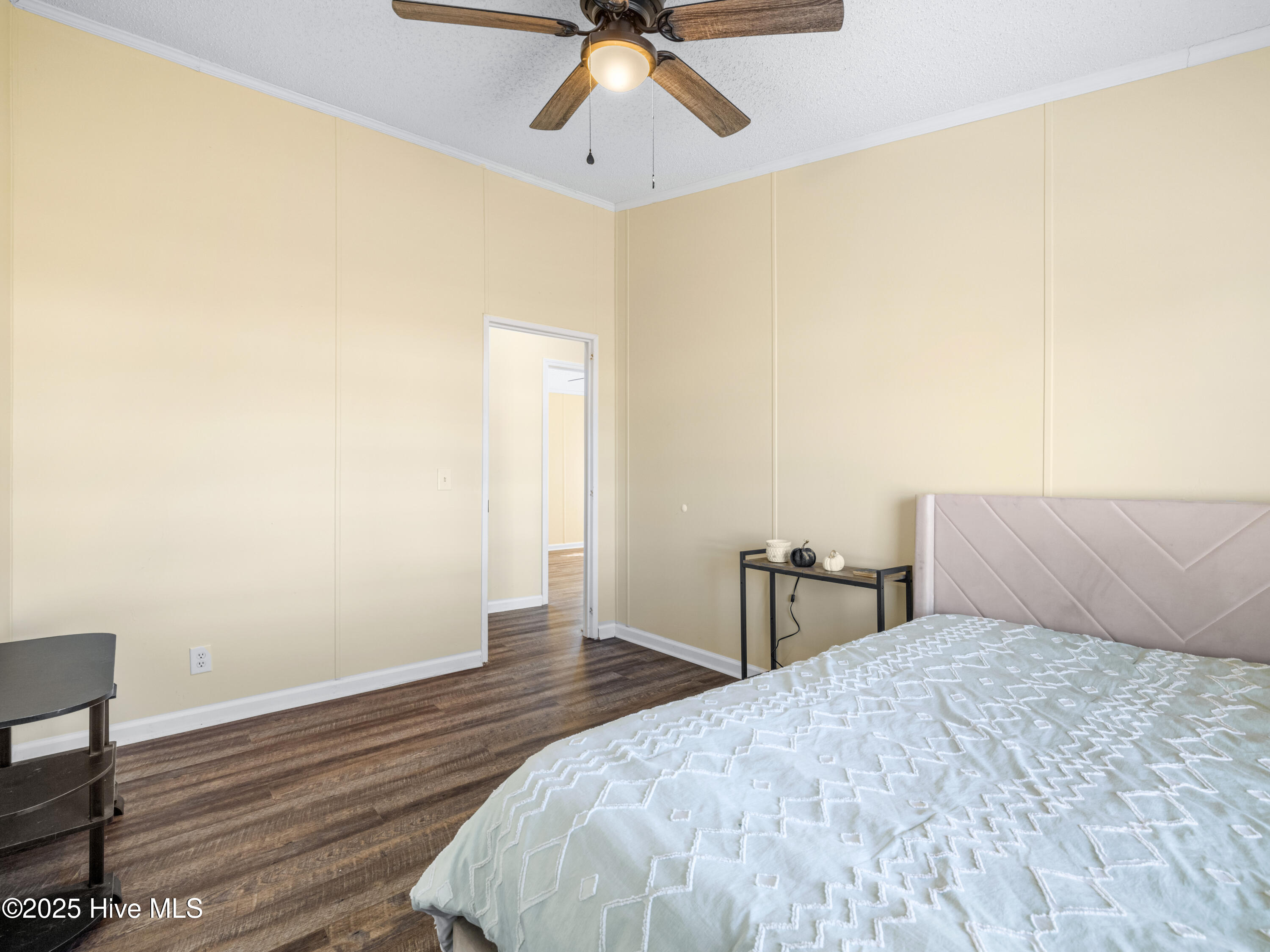 100540090 | Photo 42