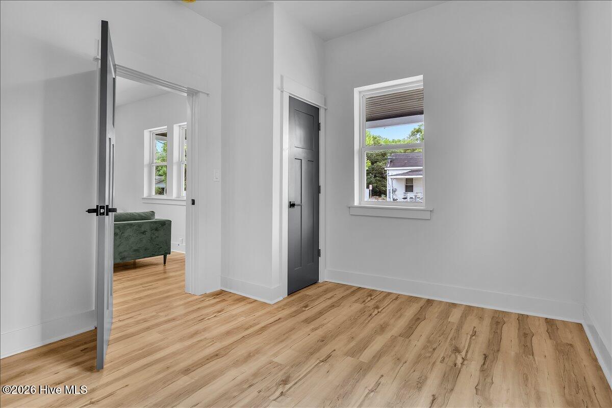 100570167 | Photo 10