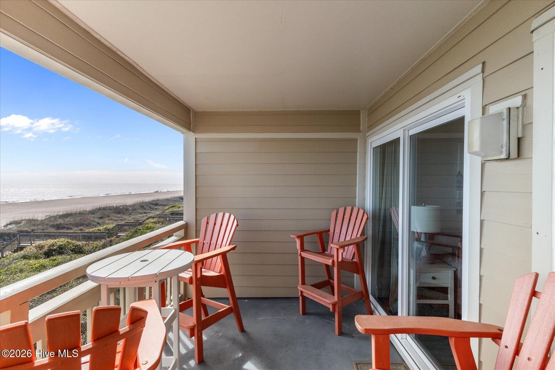 100564383 | Photo 48