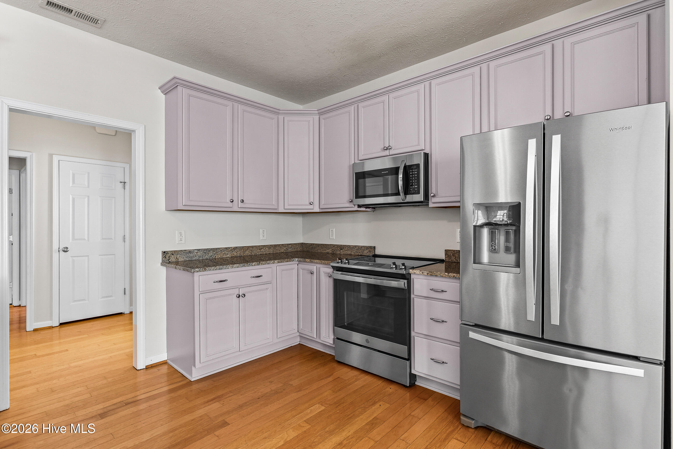 100560391 | Photo 13