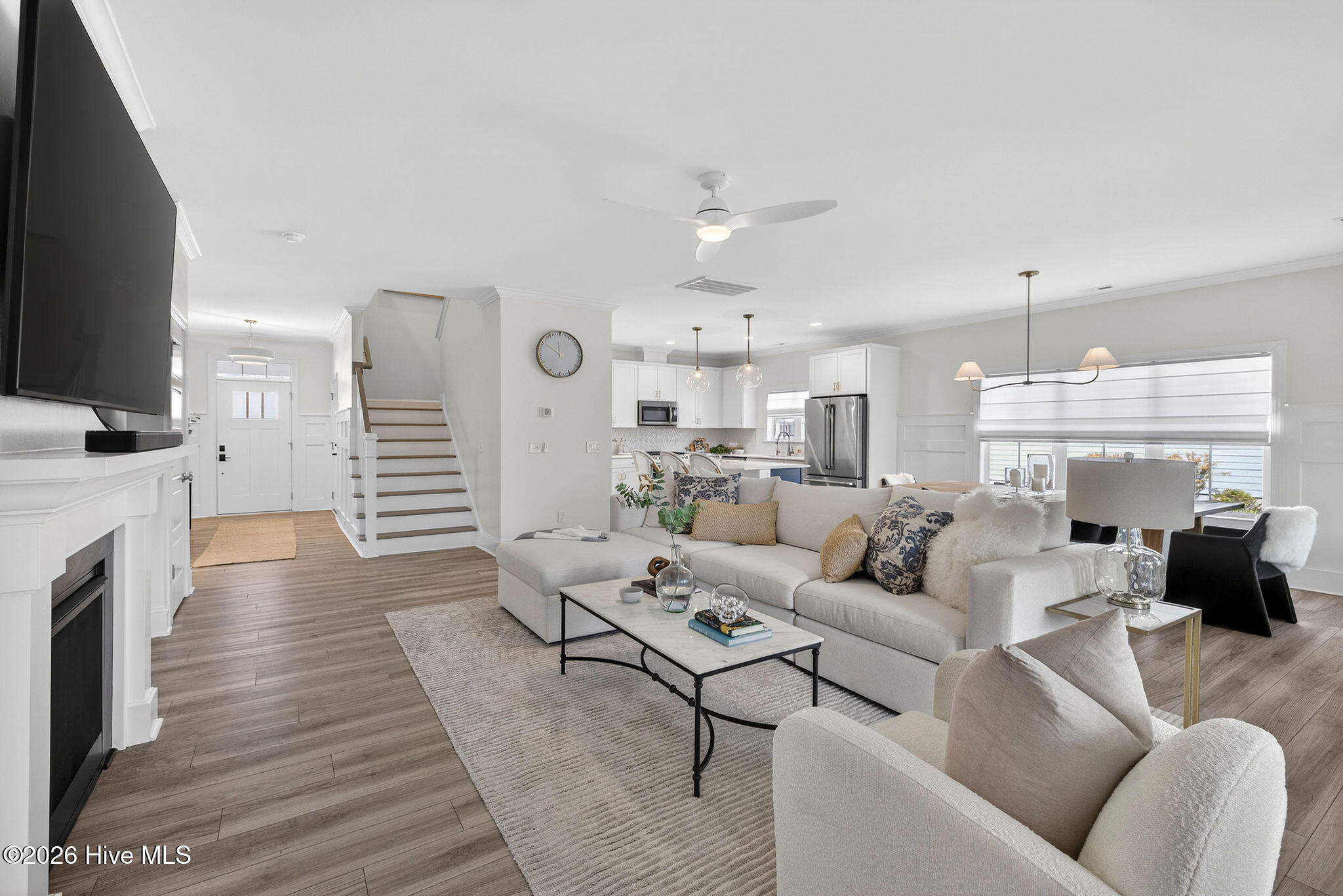 100558378 | Photo 12