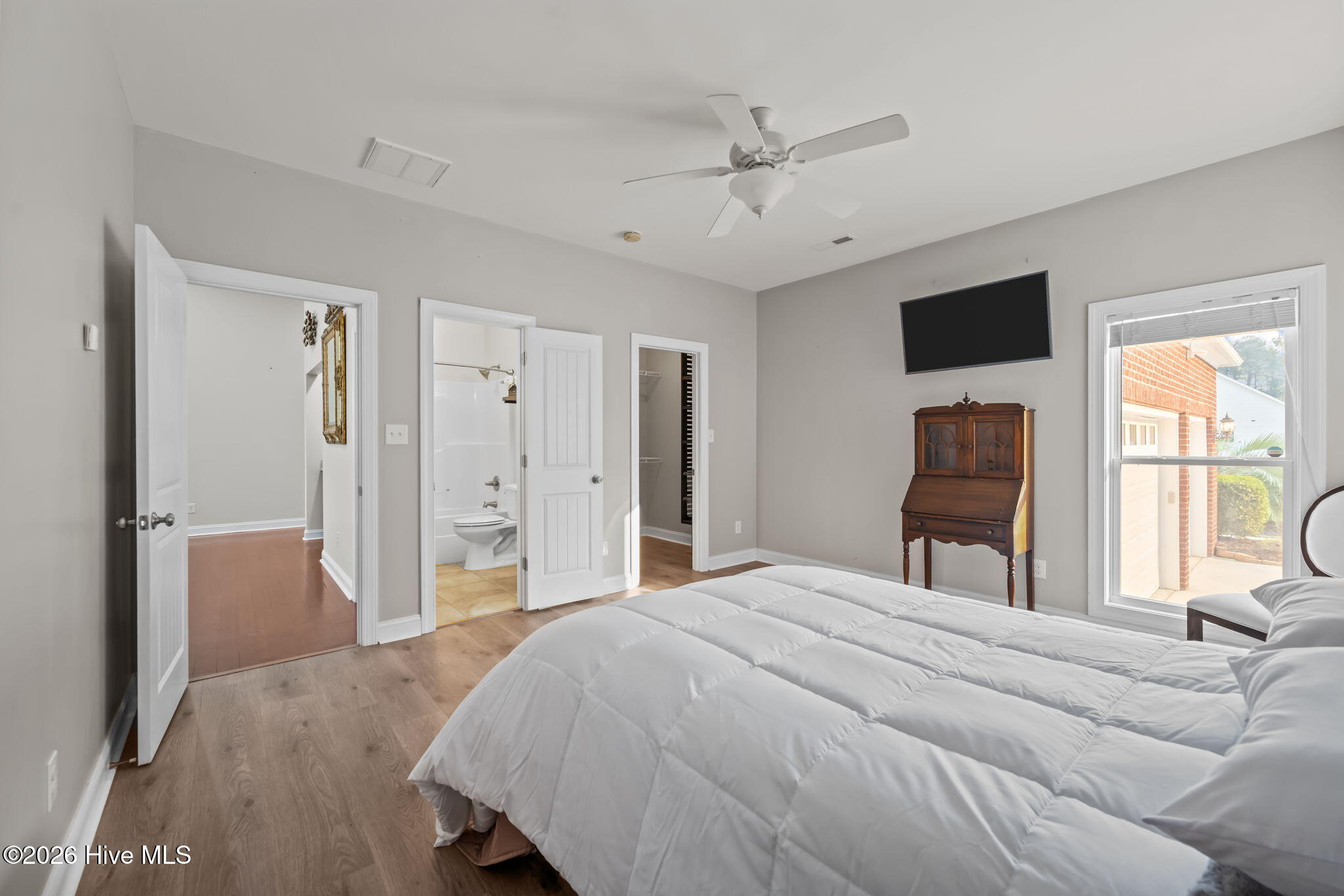 100562533 | Photo 28