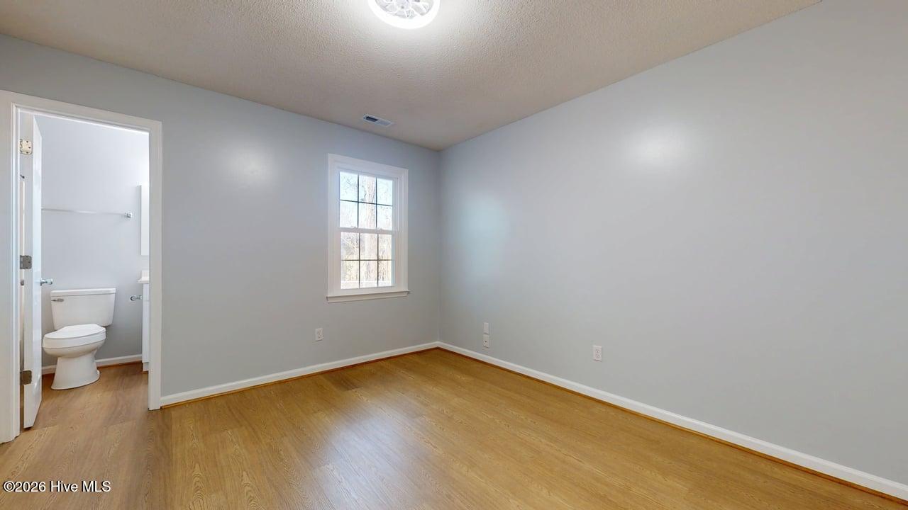 100550884 | Photo 12