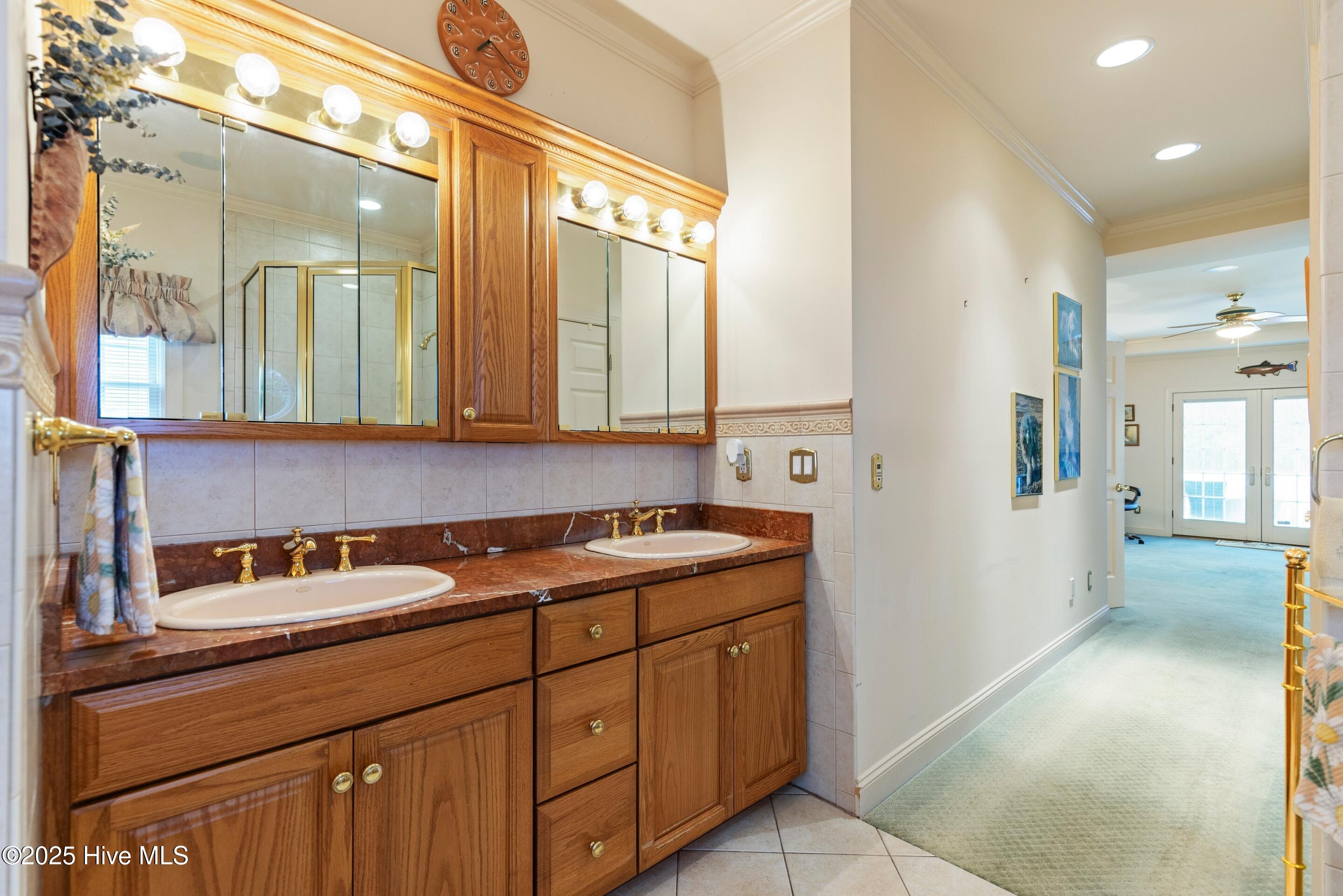 100545020 | Photo 33