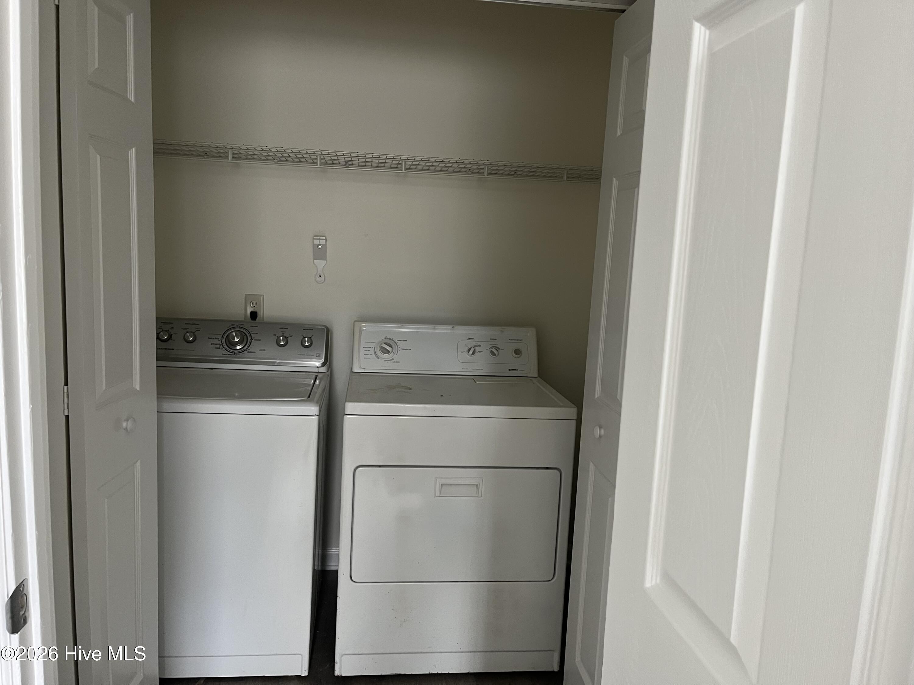 100553788 | Photo 30