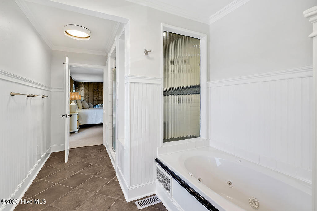 100508979 | Photo 86