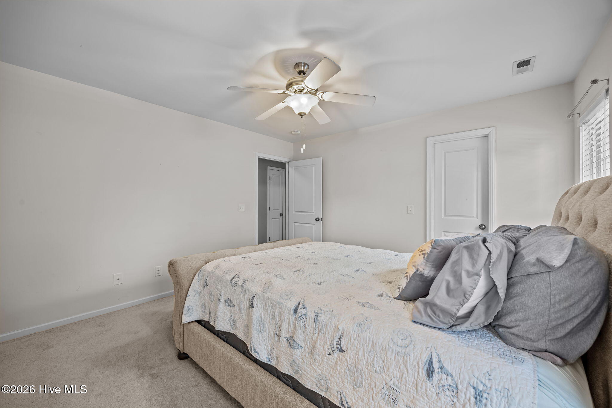 100552051 | Photo 15