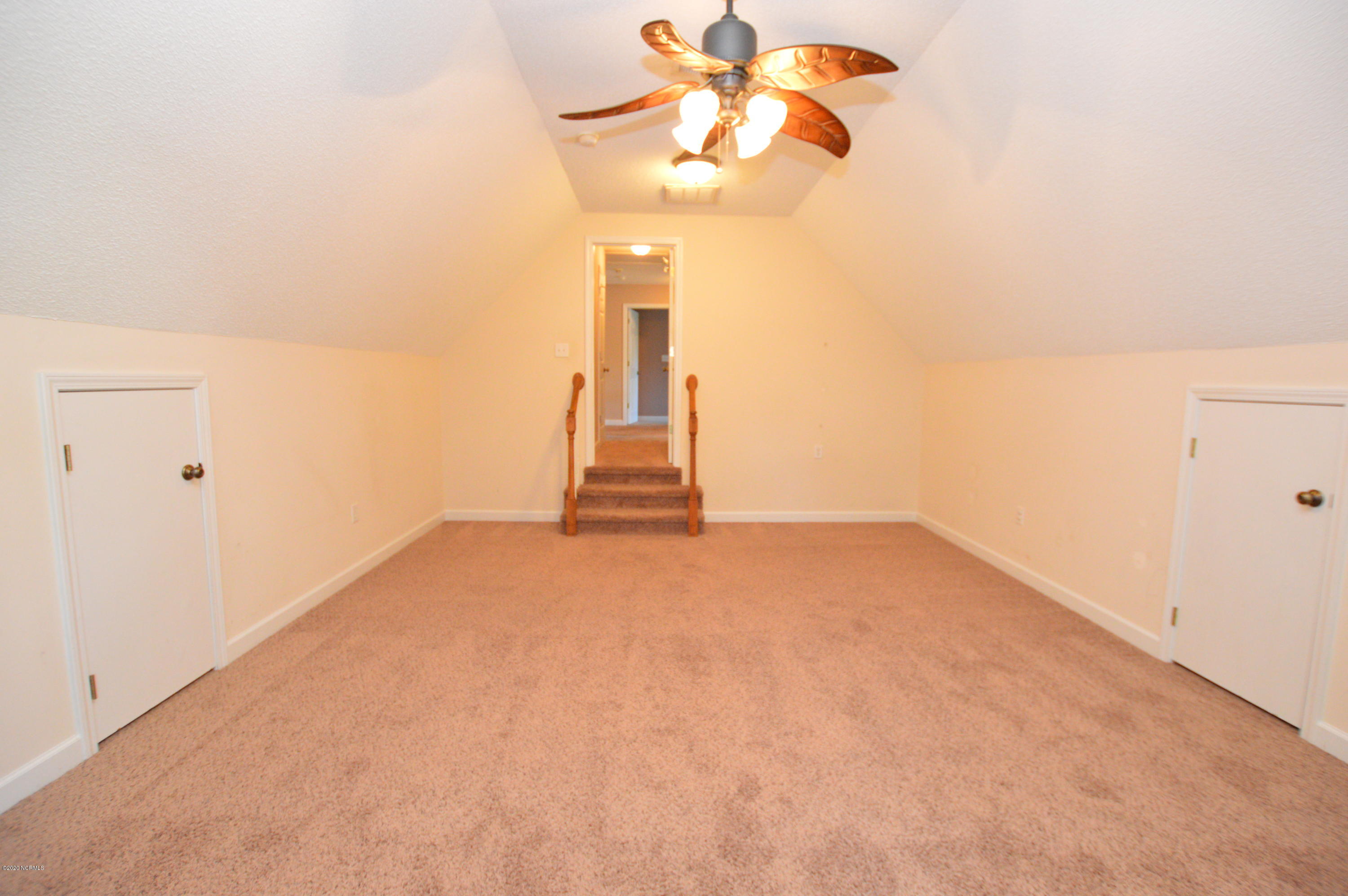 100565813 | Photo 30