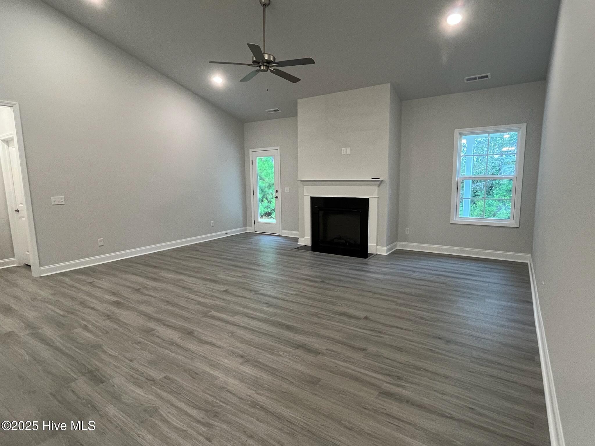 100428148 | Photo 17