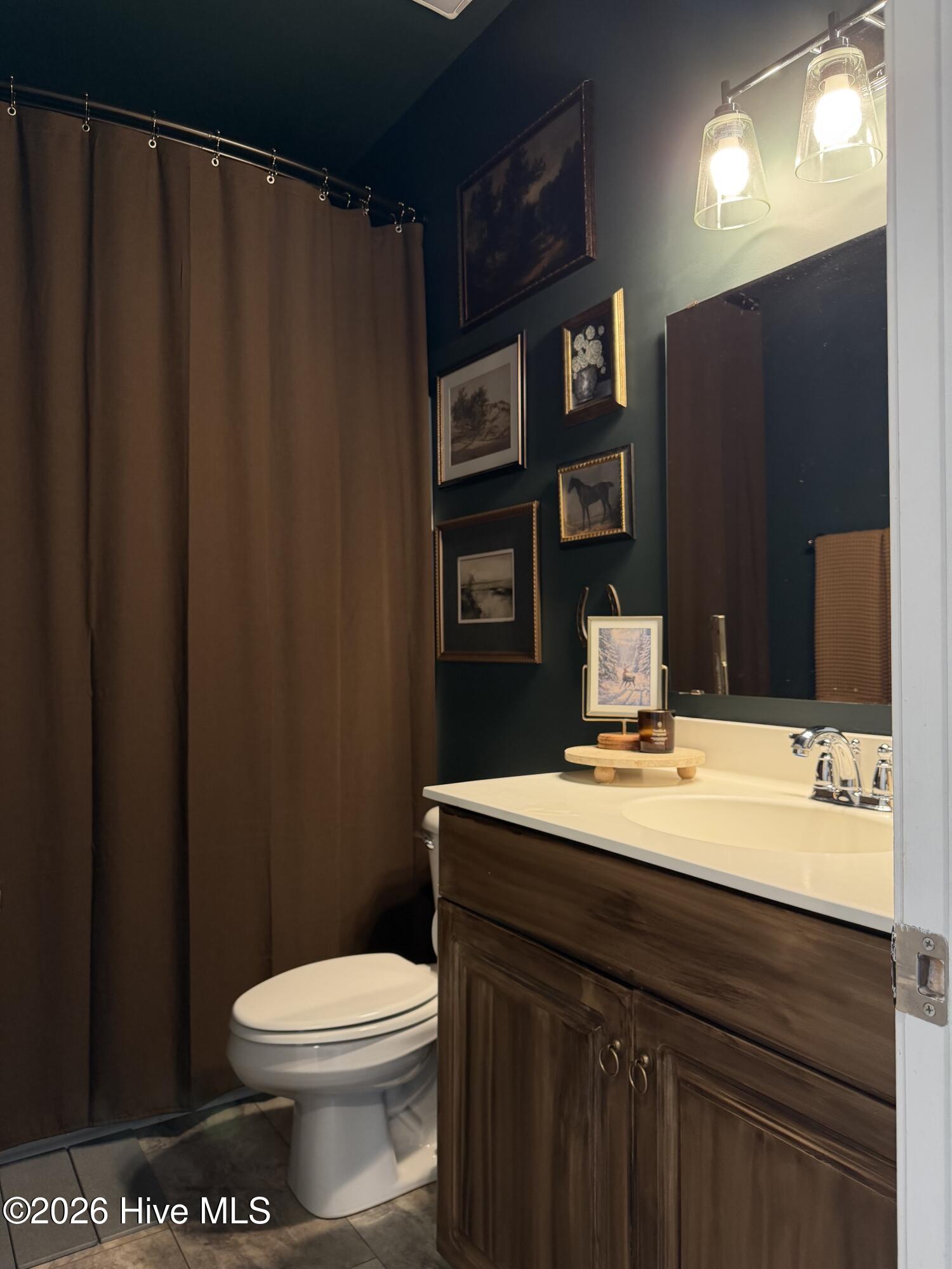 100568298 | Photo 15