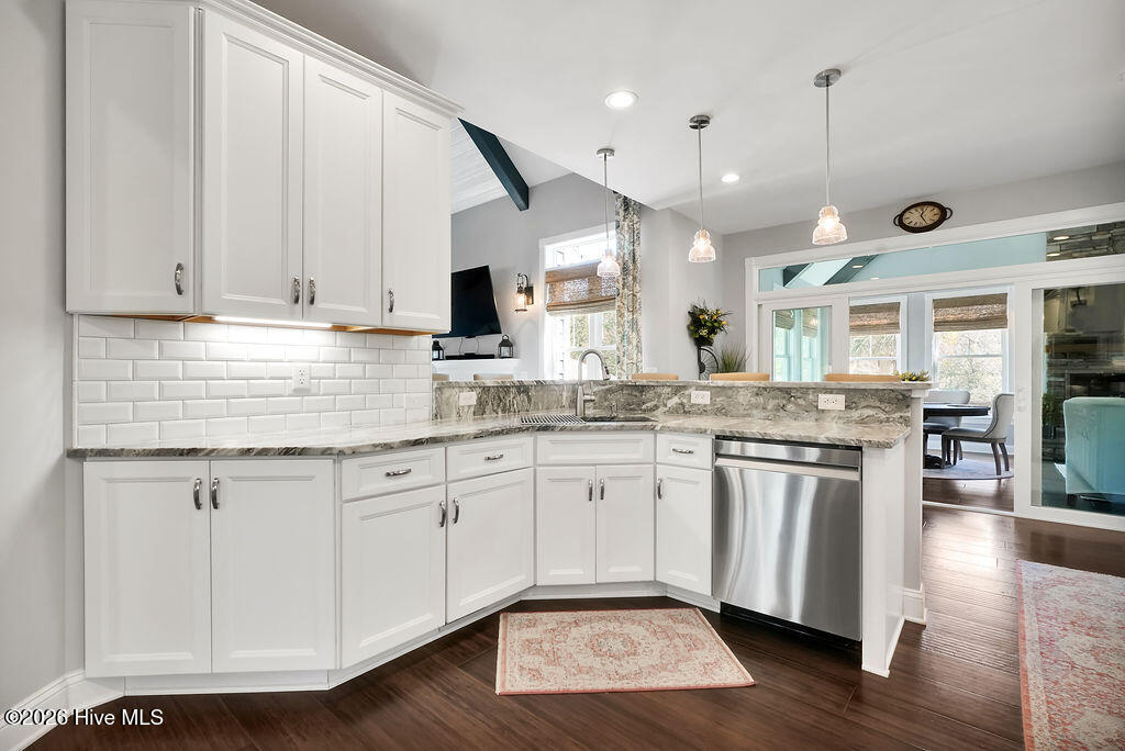 100562480 | Photo 21