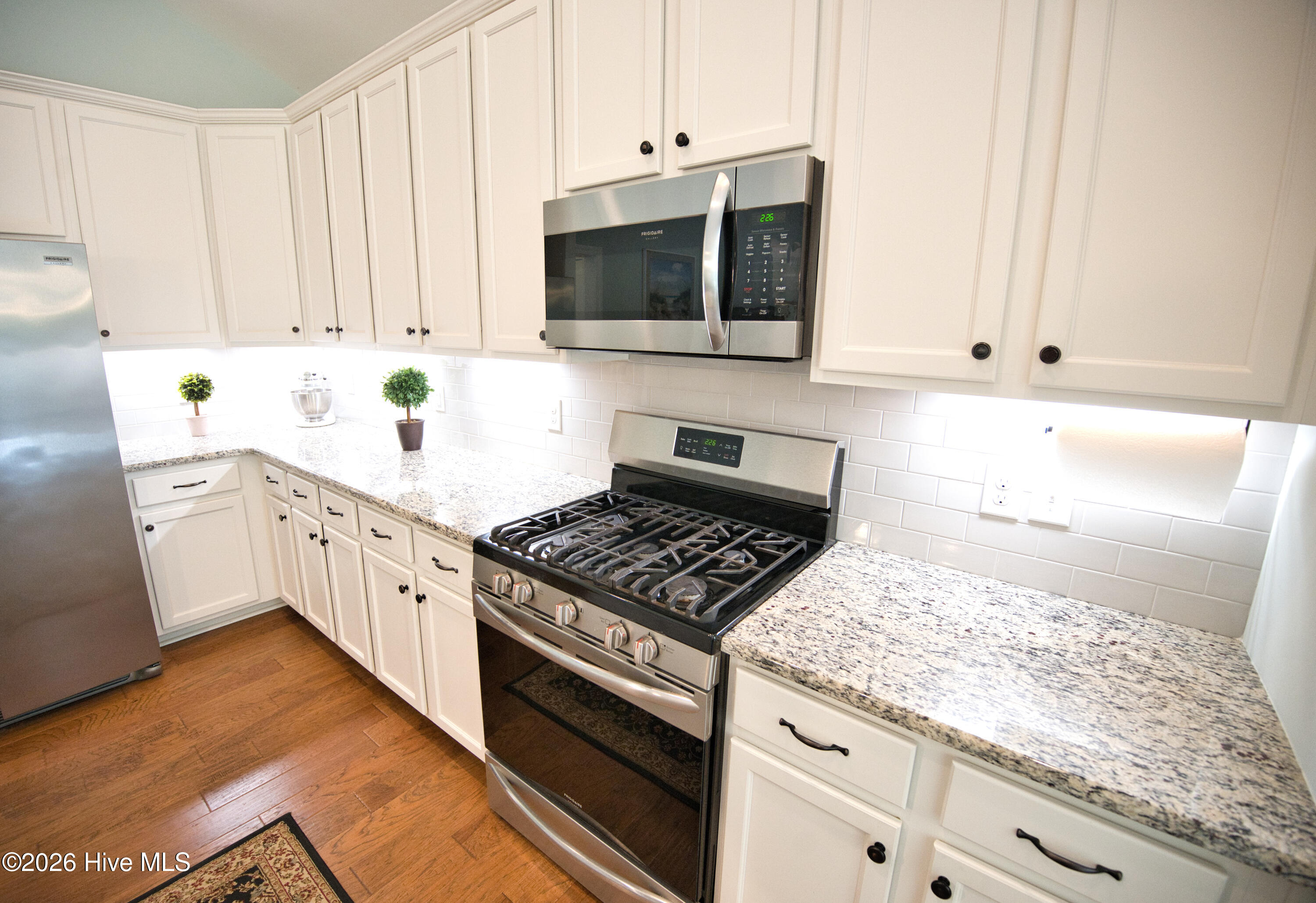 100567363 | Photo 21