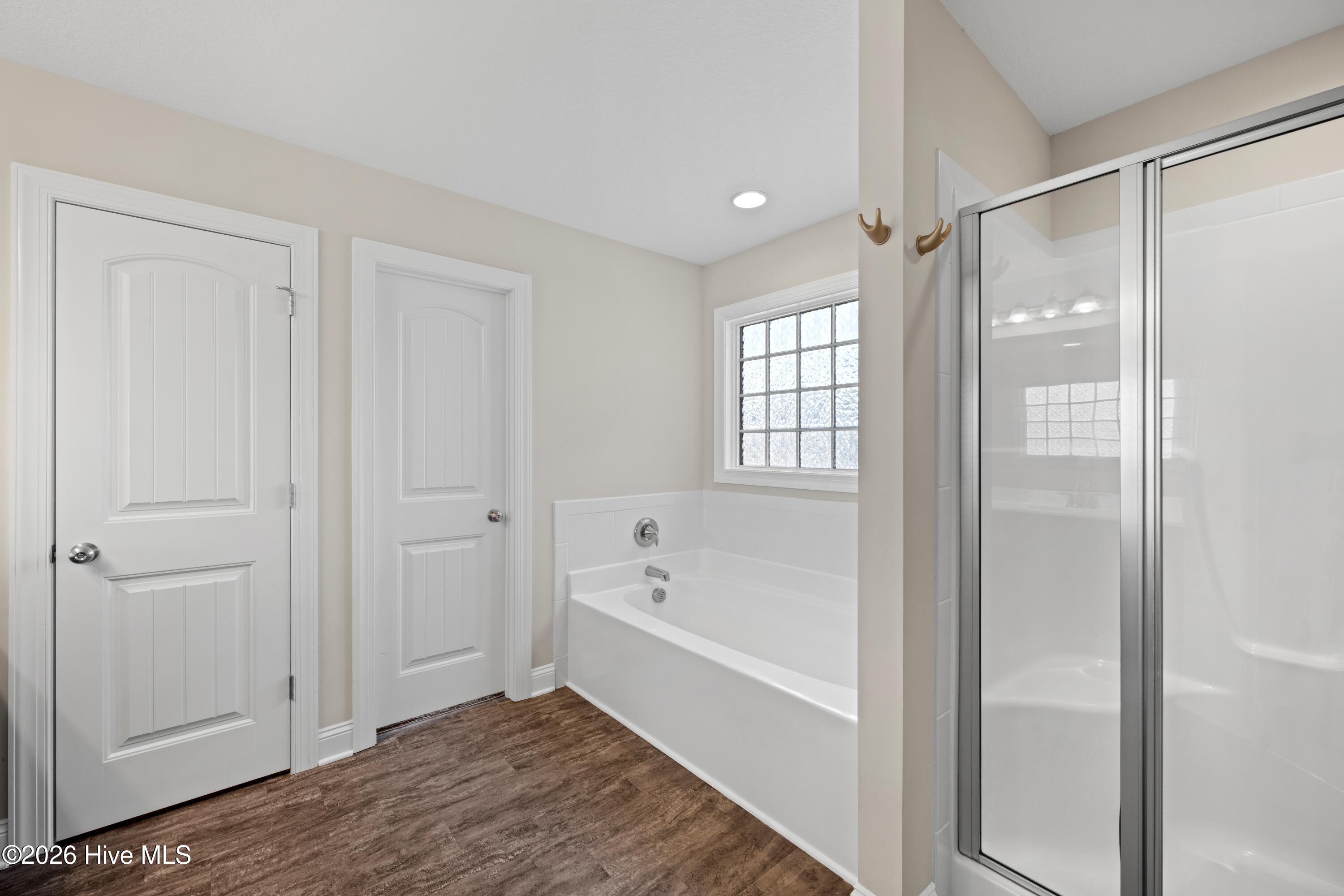 100561863 | Photo 23