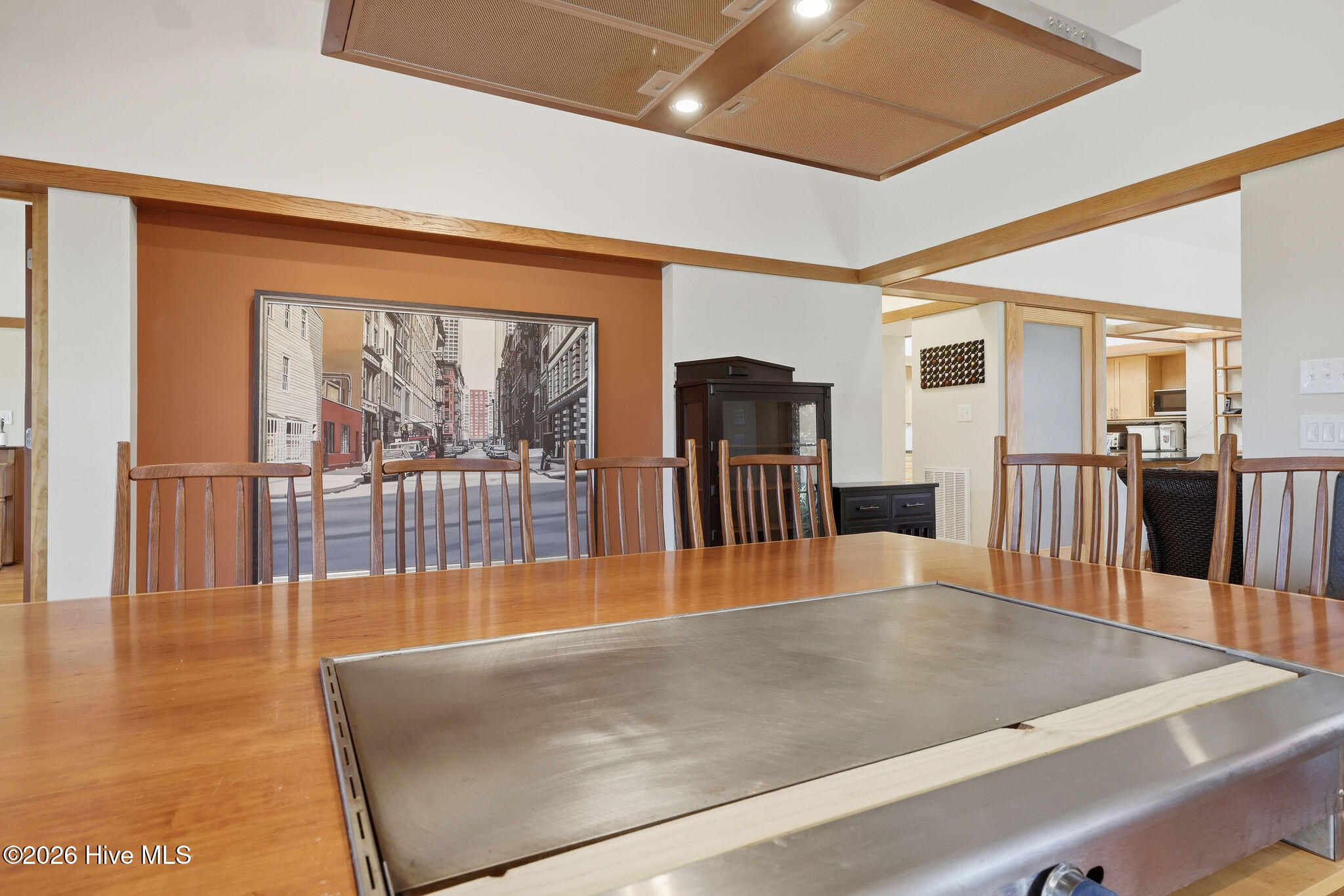 100569152 | Photo 25