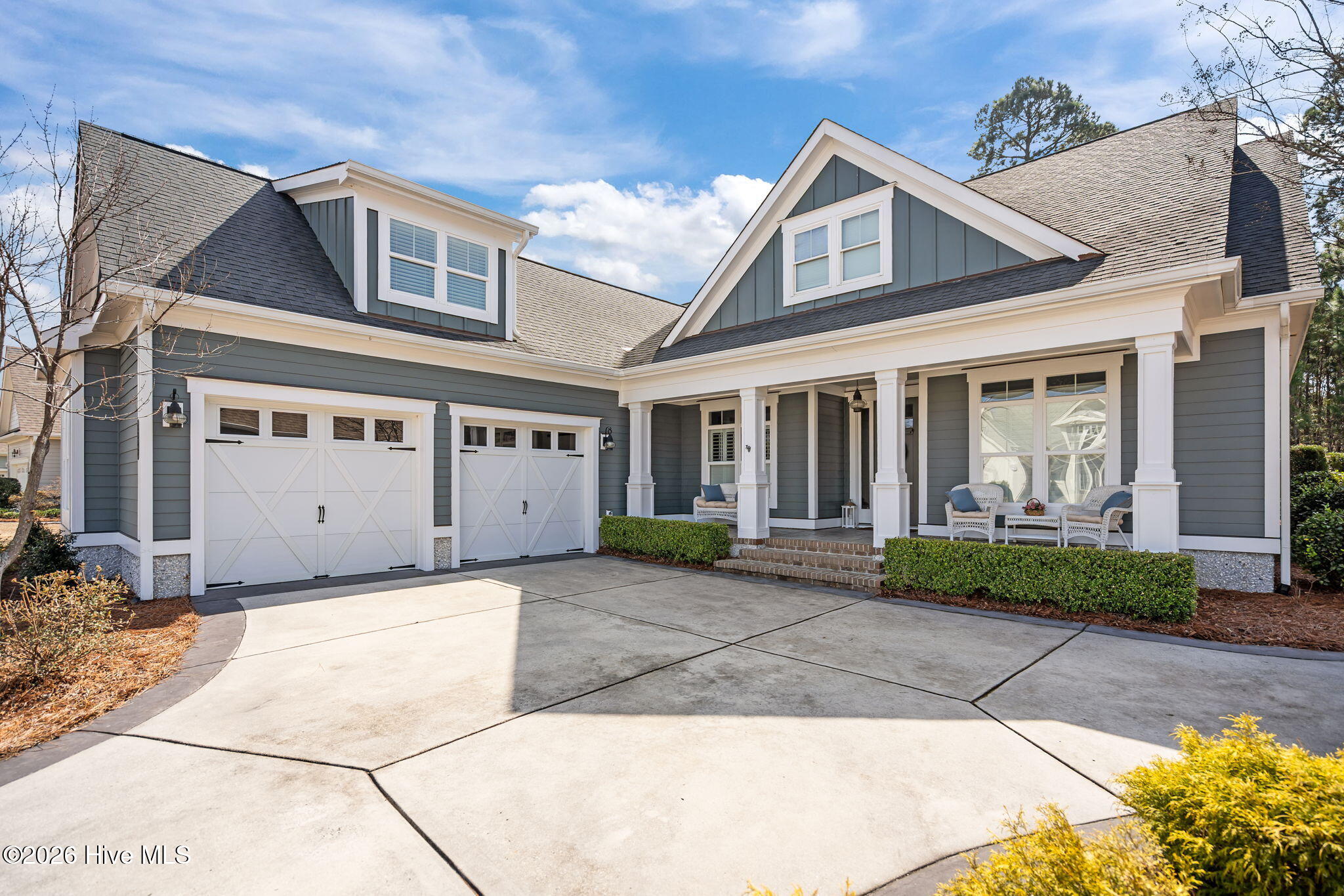 100557705 | Photo 56