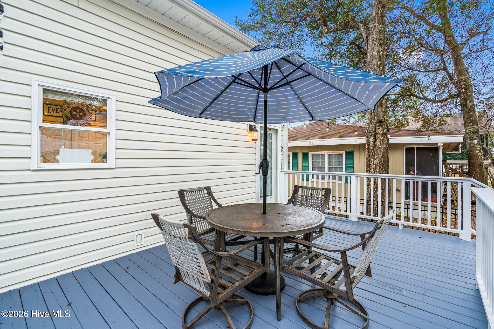 100551089 | Photo 32