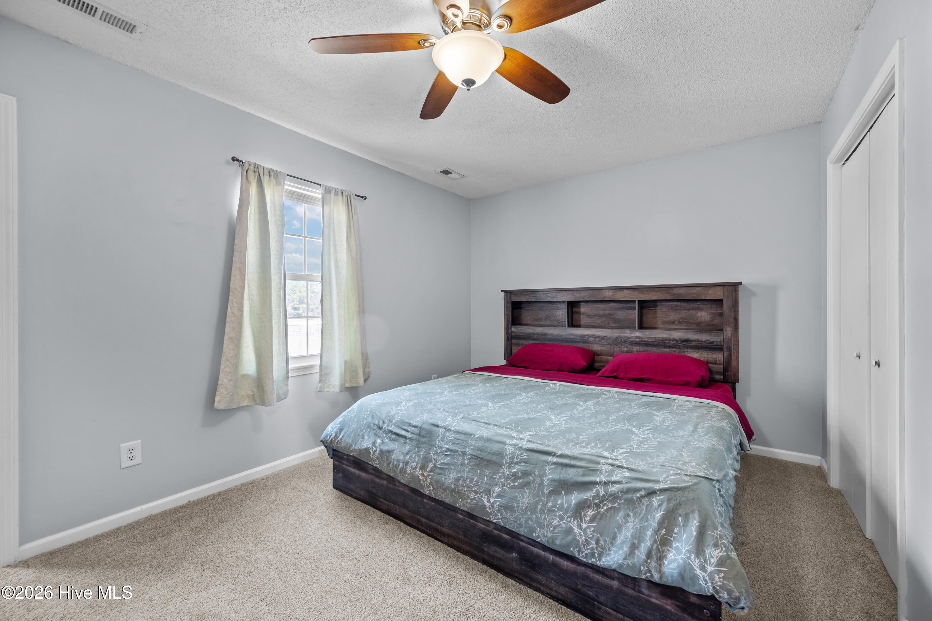 100556999 | Photo 21