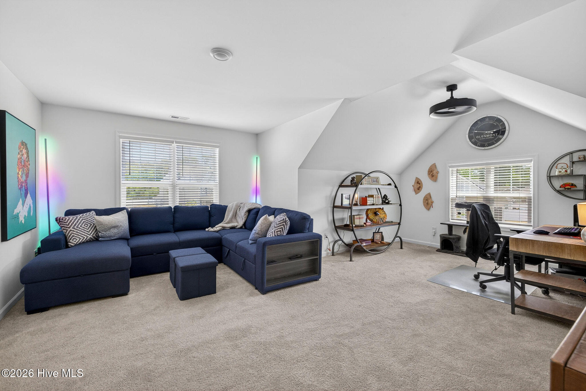 100569620 | Photo 24