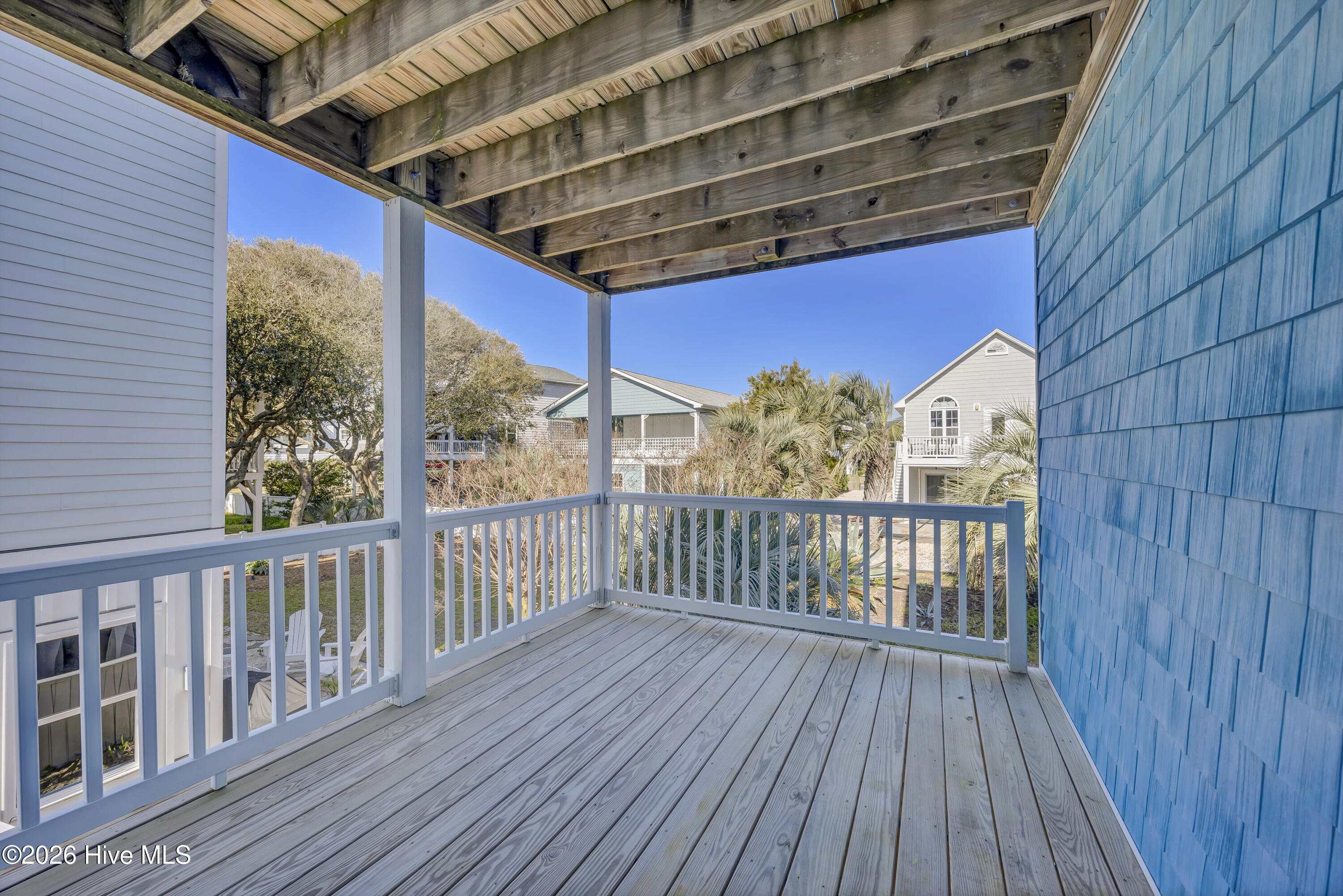 100560542 | Photo 38