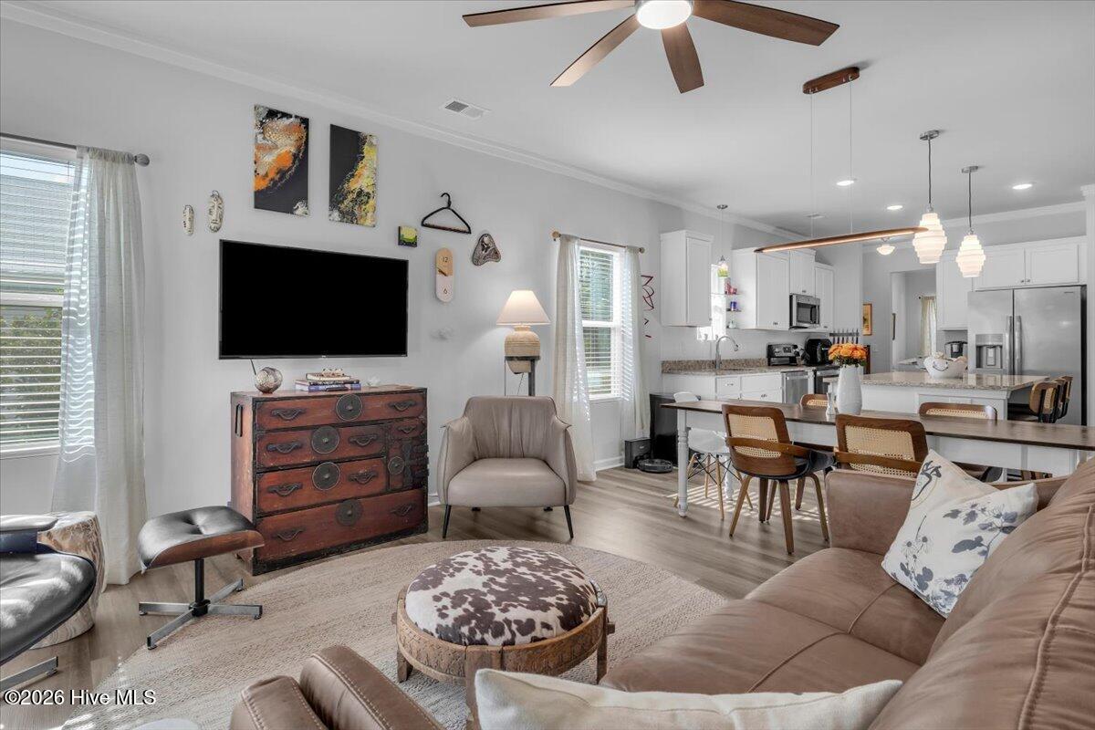 100566058 | Photo 28