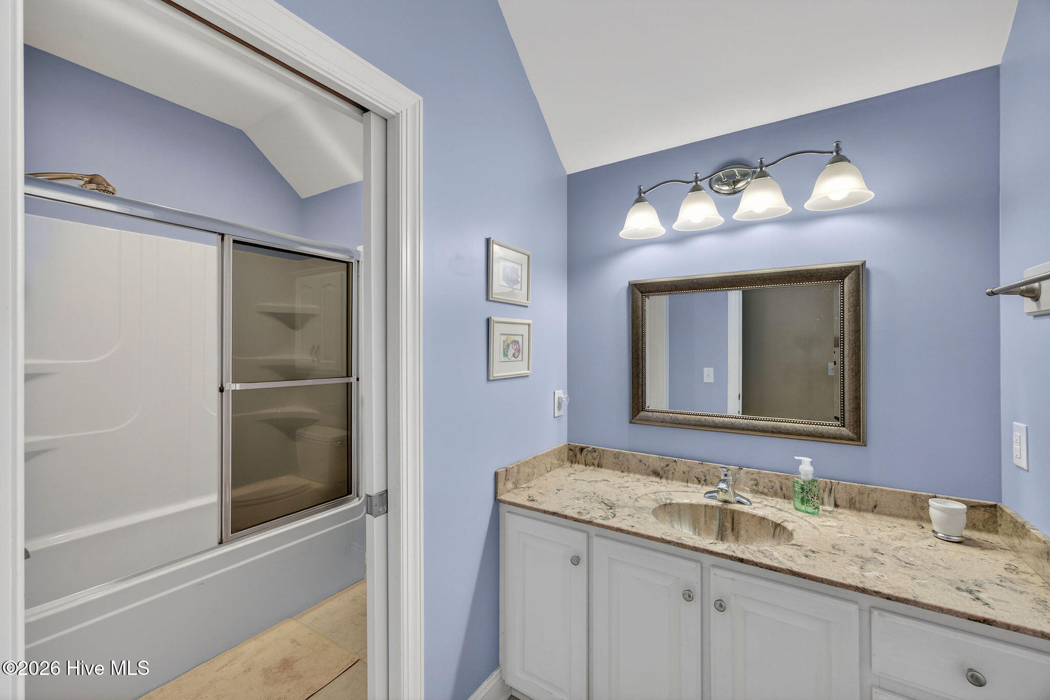 100554164 | Photo 56