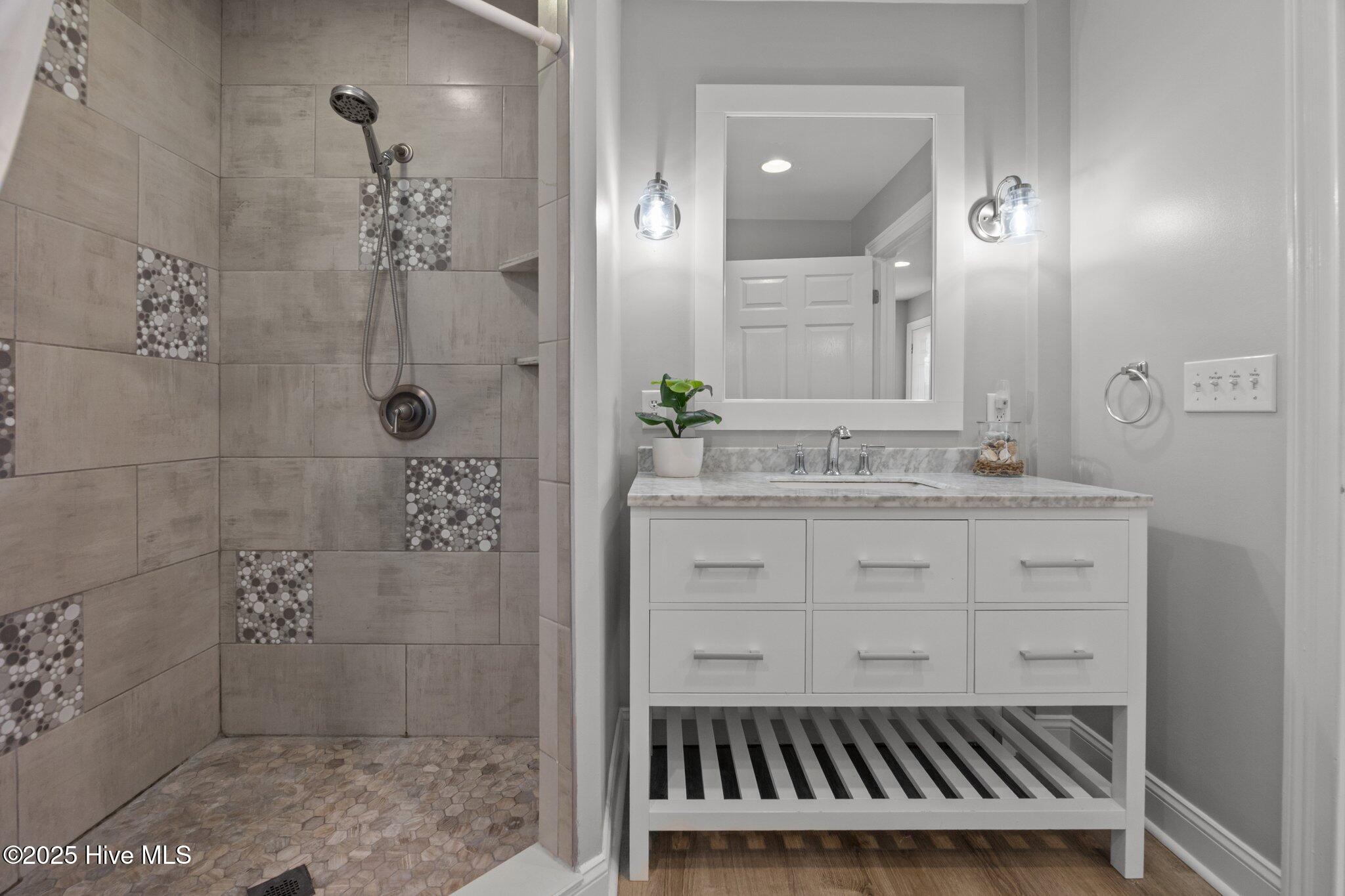 100506414 | Photo 20