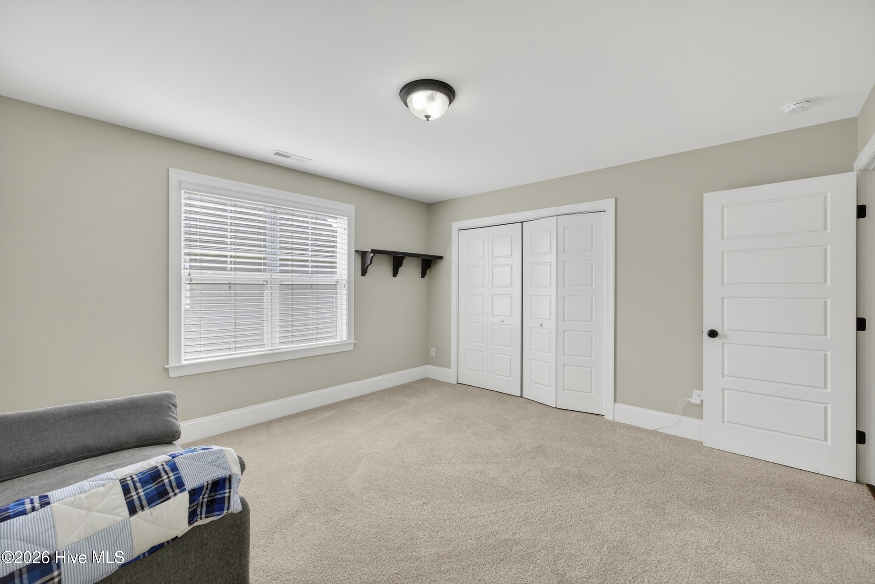 100562294 | Photo 33