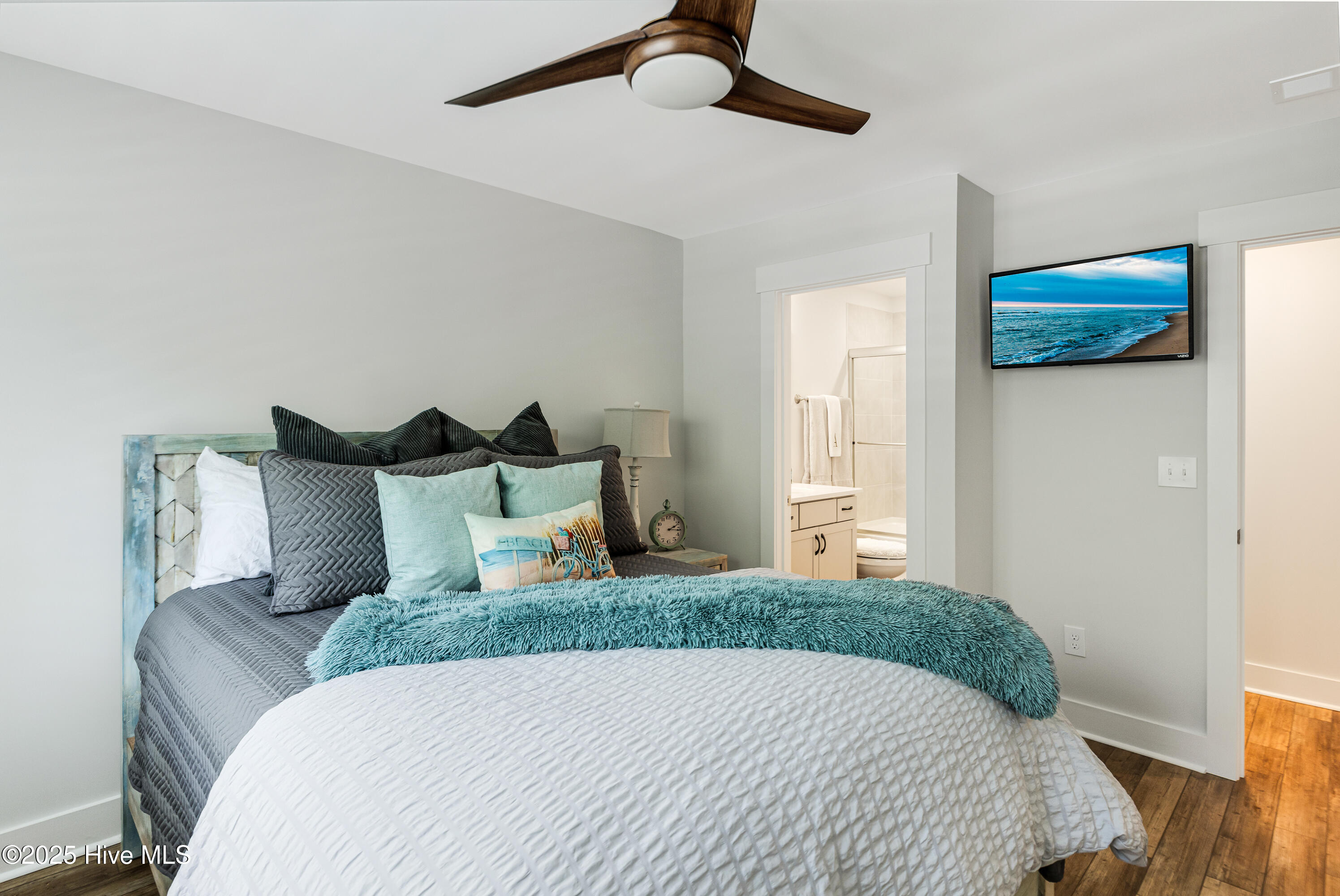 100514255 | Photo 26