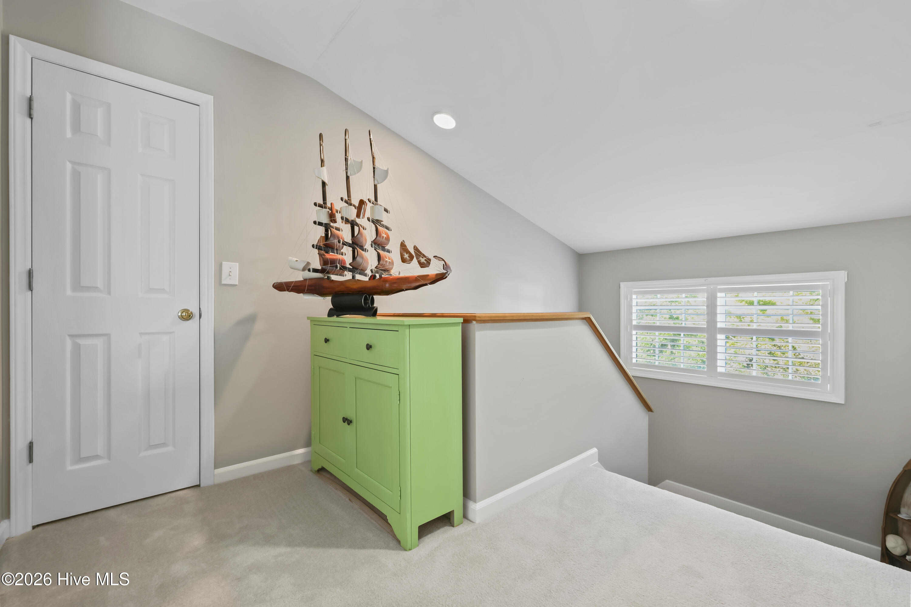 100547301 | Photo 28