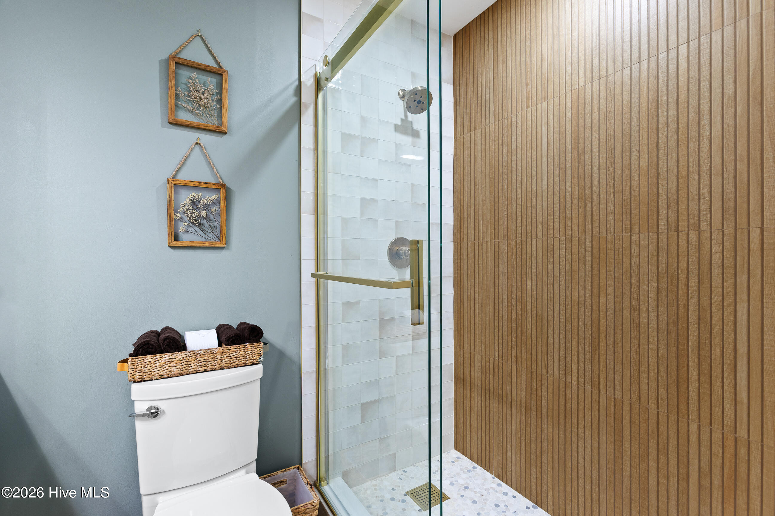 100566396 | Photo 18