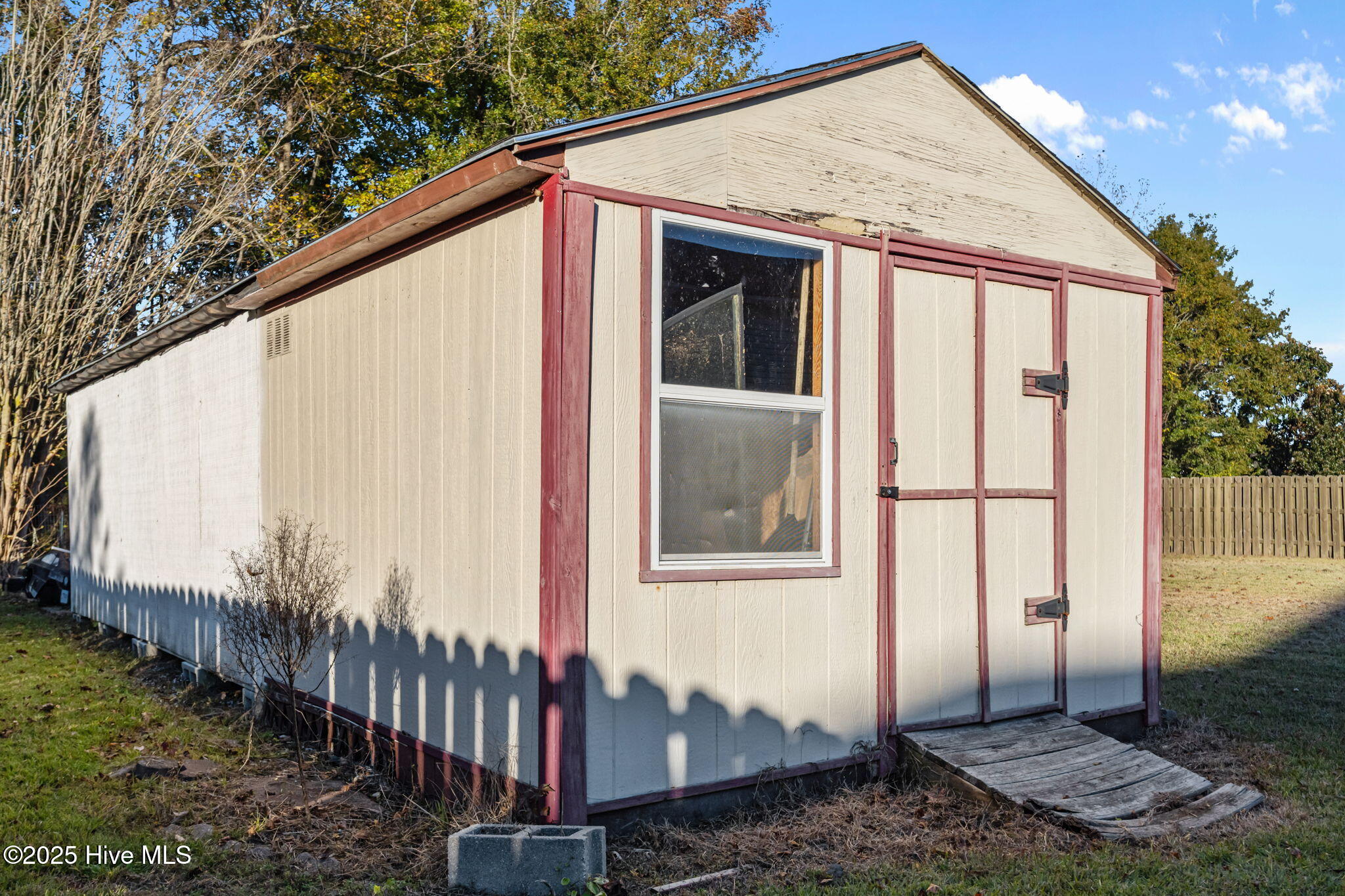 100545429 | Photo 40