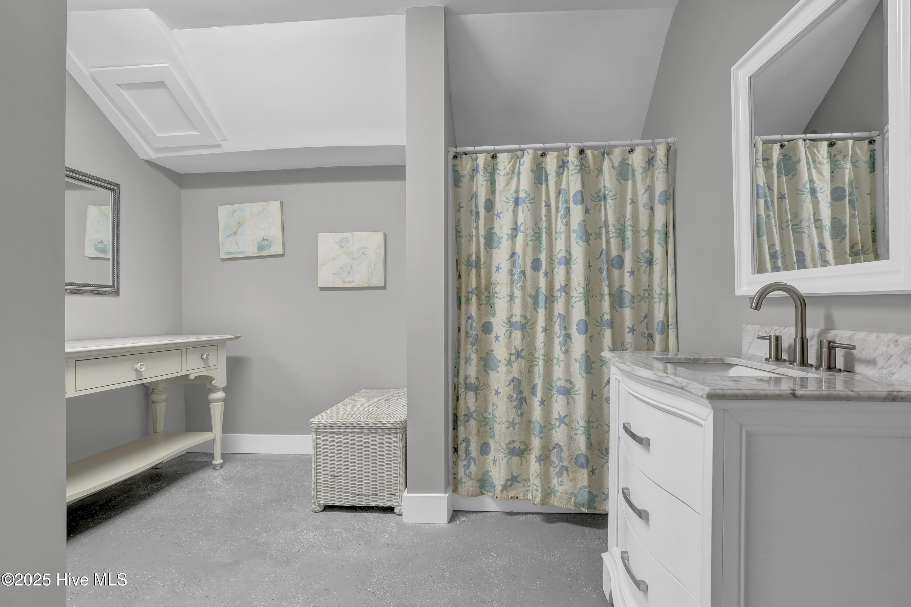 100538324 | Photo 54