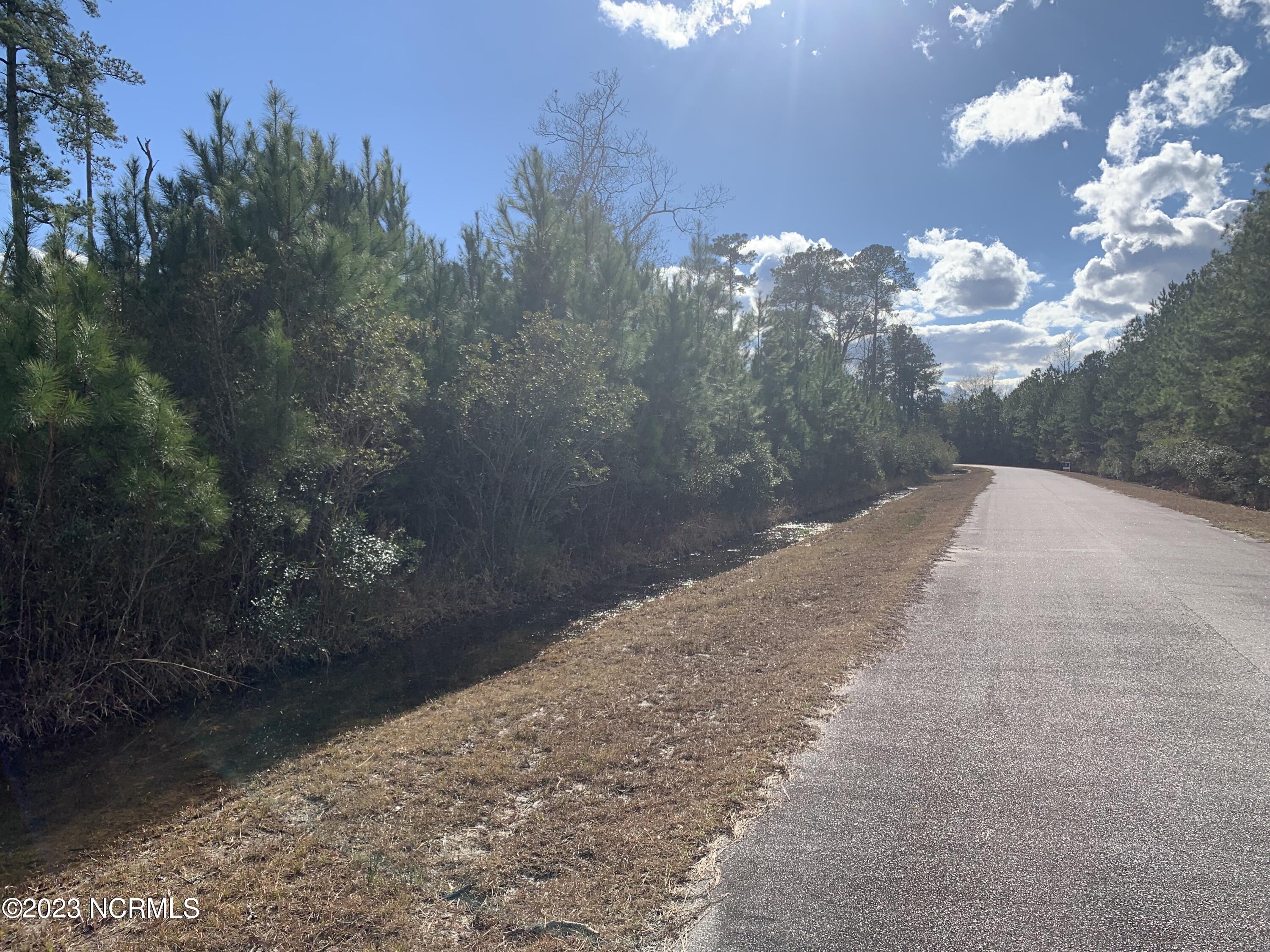 242 27 Castaway Road,Merritt