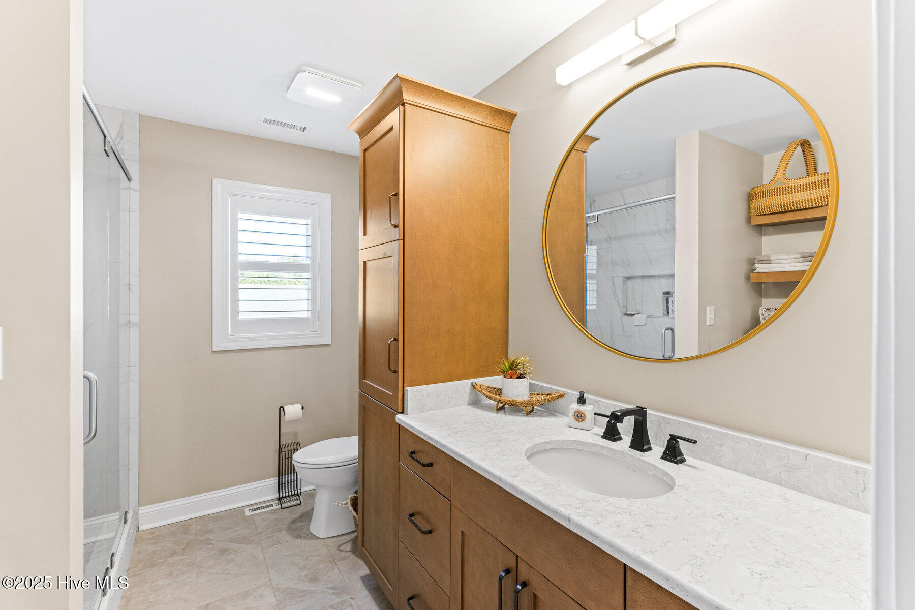 100542757 | Photo 30