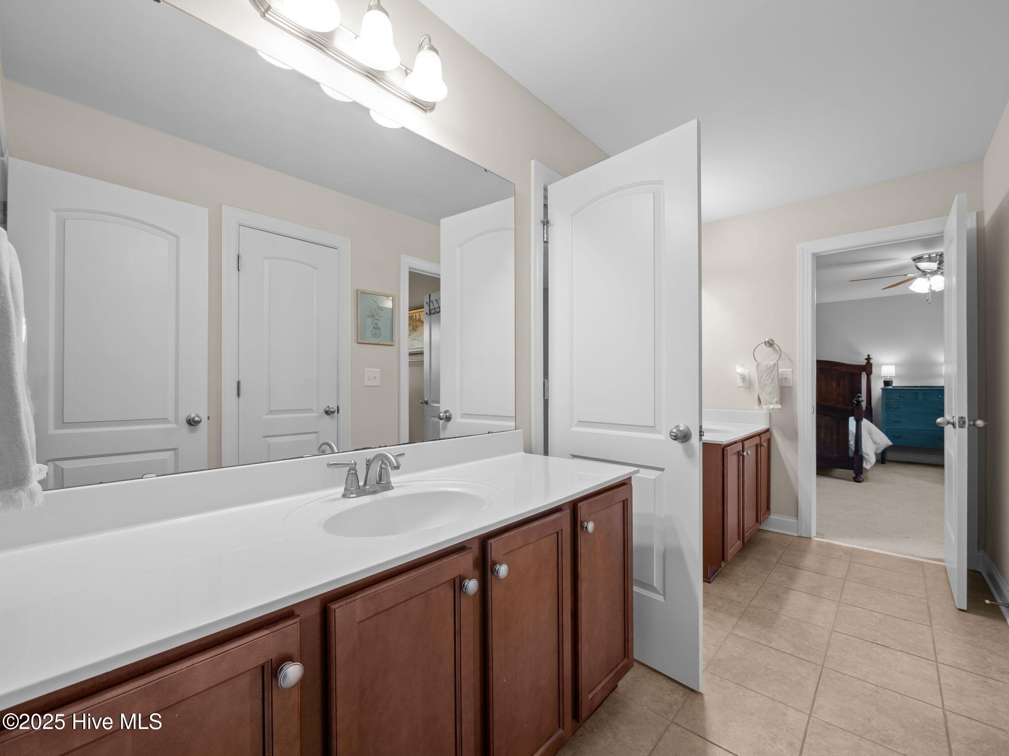 100525324 | Photo 22