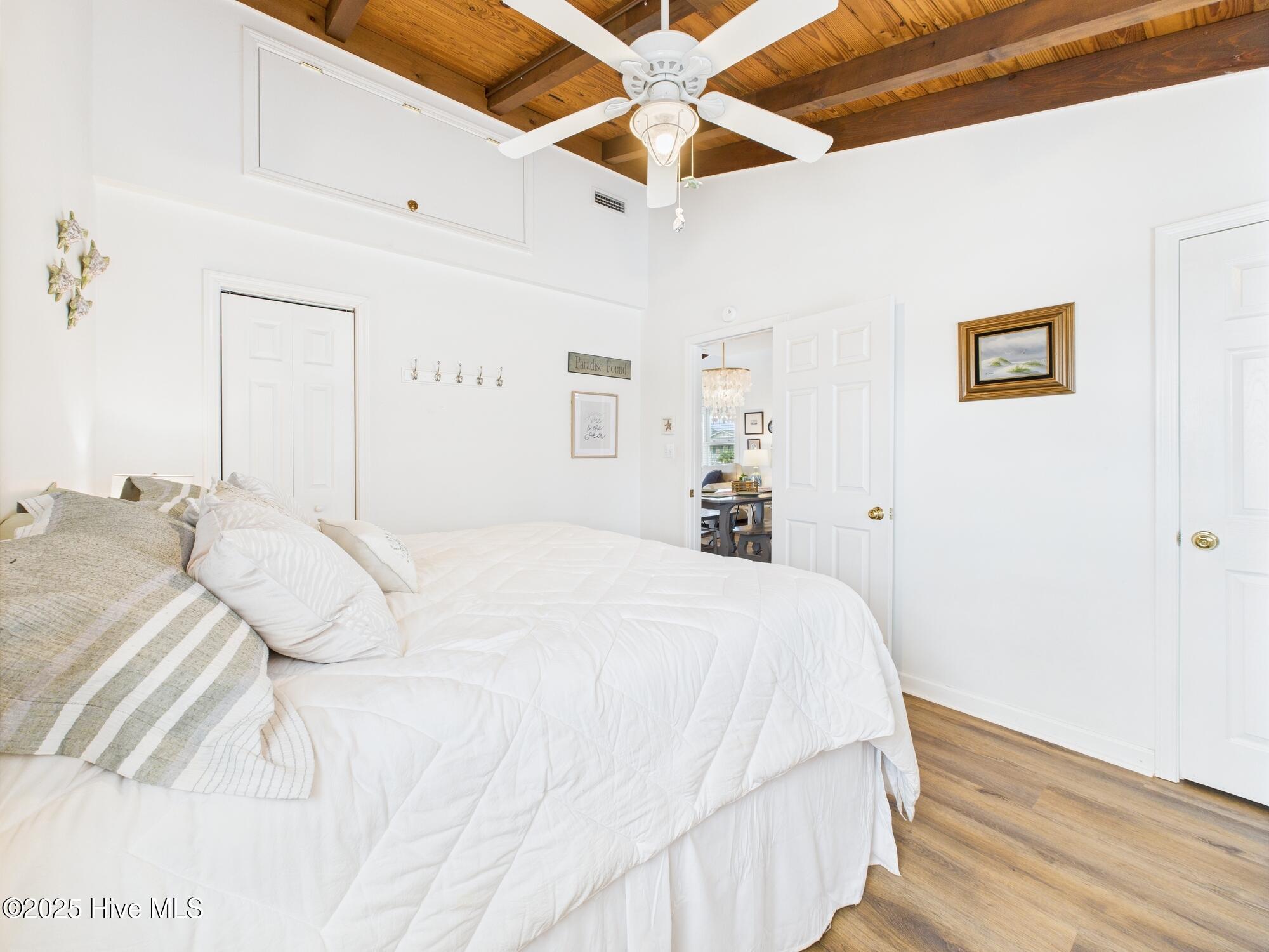 100558213 | Photo 12