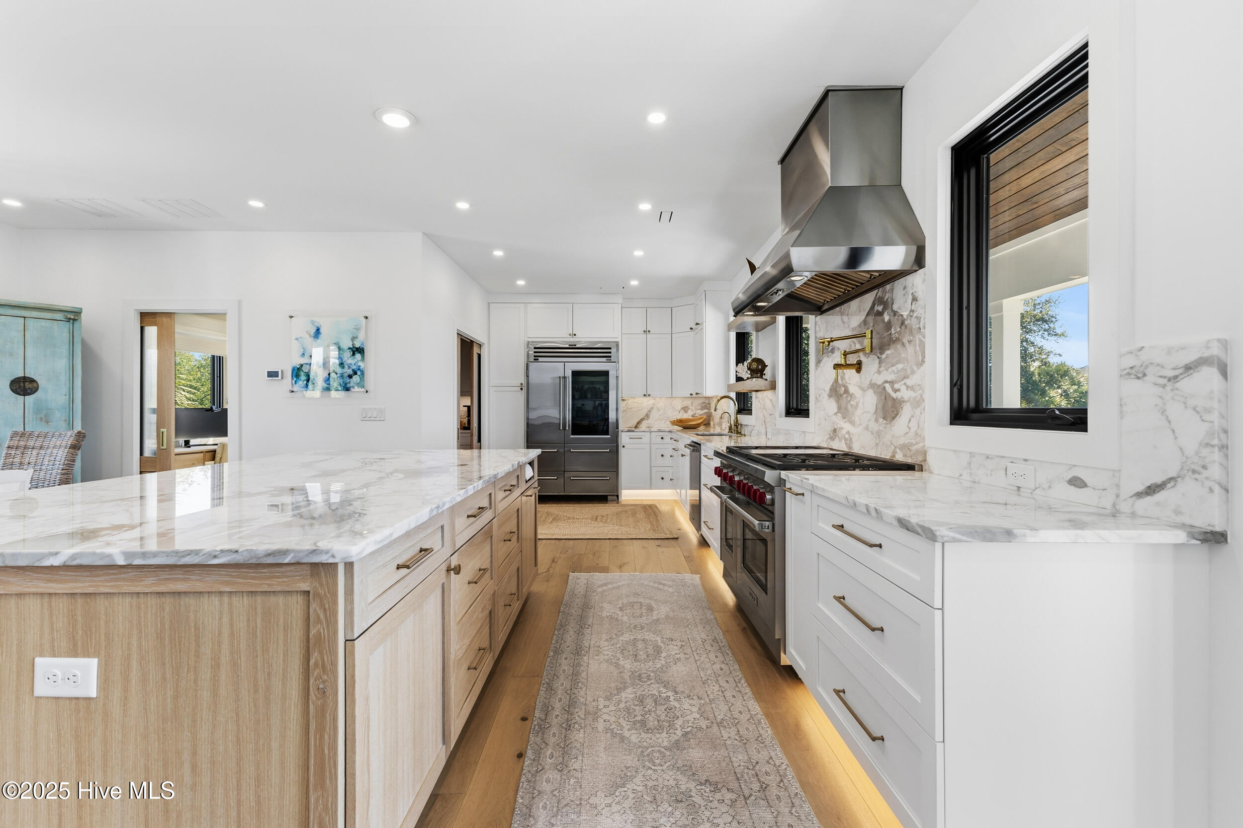 100541015 | Photo 60