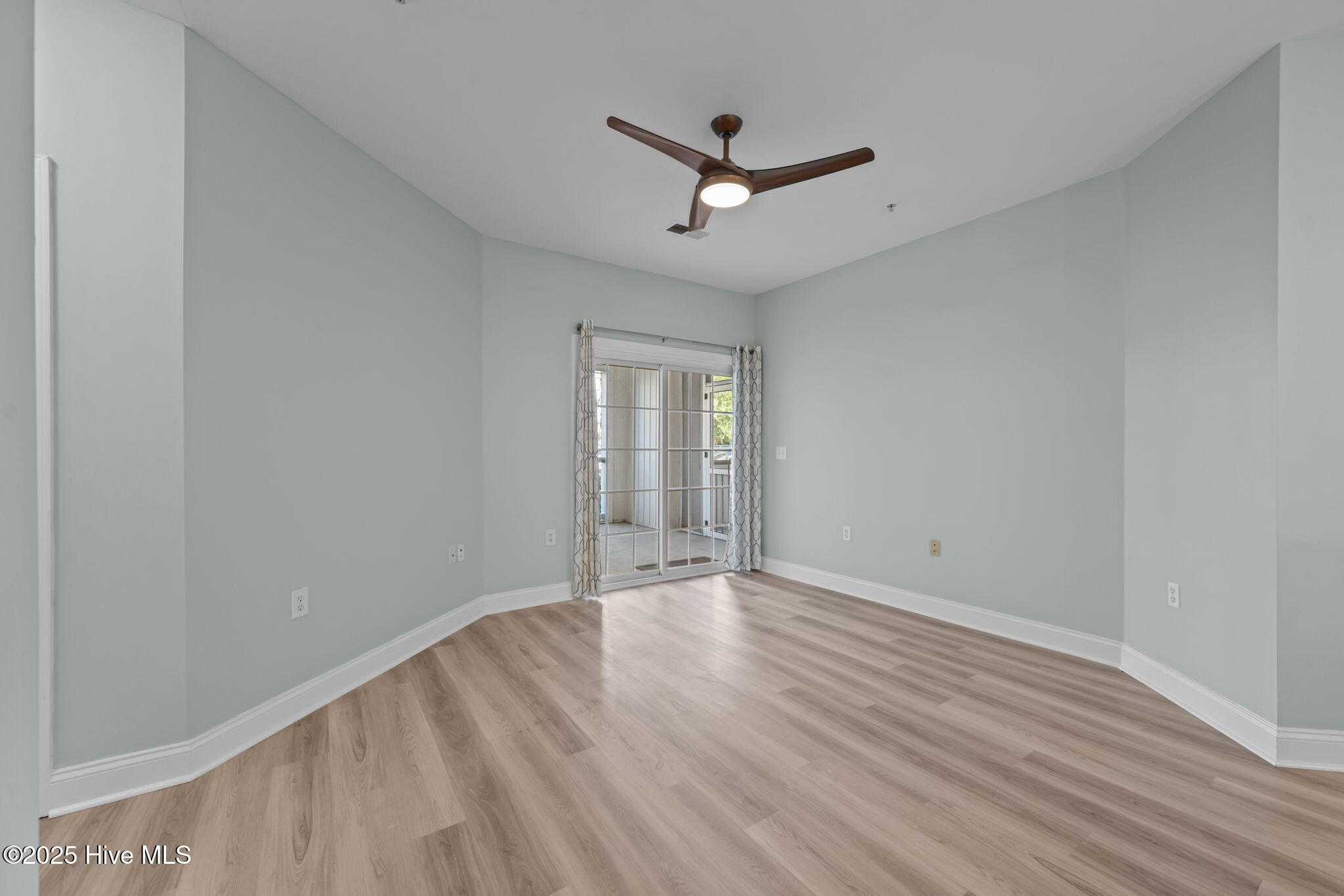 100506684 | Photo 16