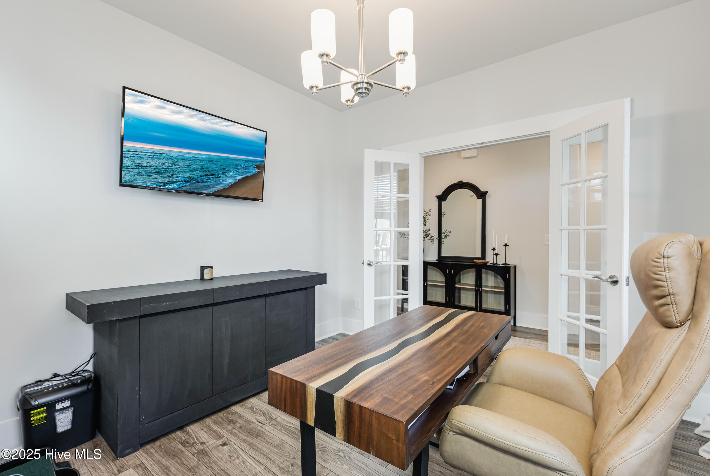 100489867 | Photo 19