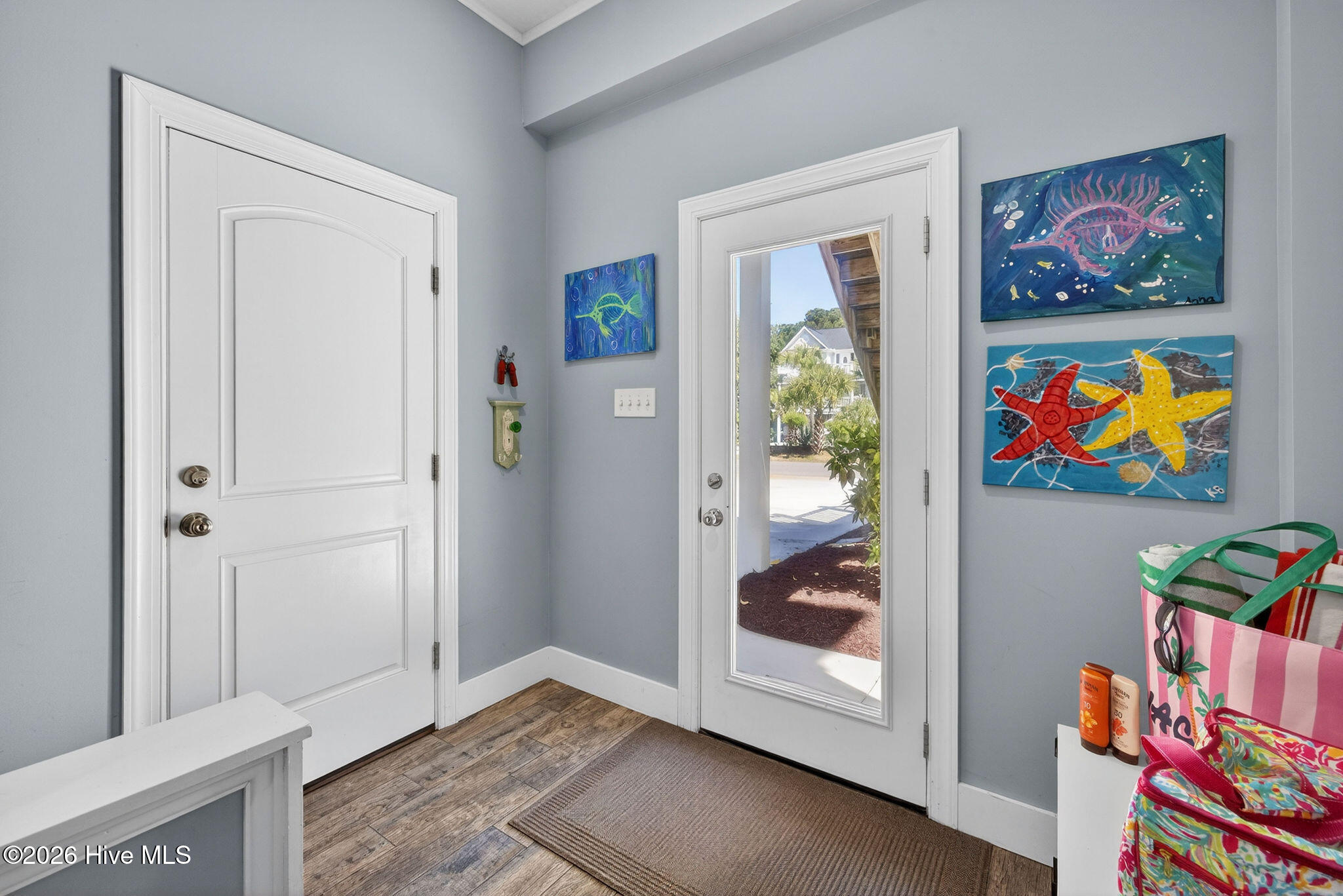 100570117 | Photo 70