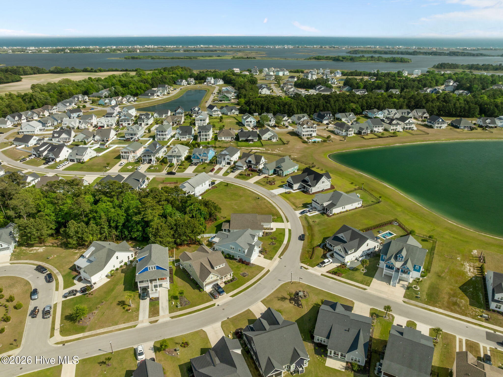 100567980 | Photo 53