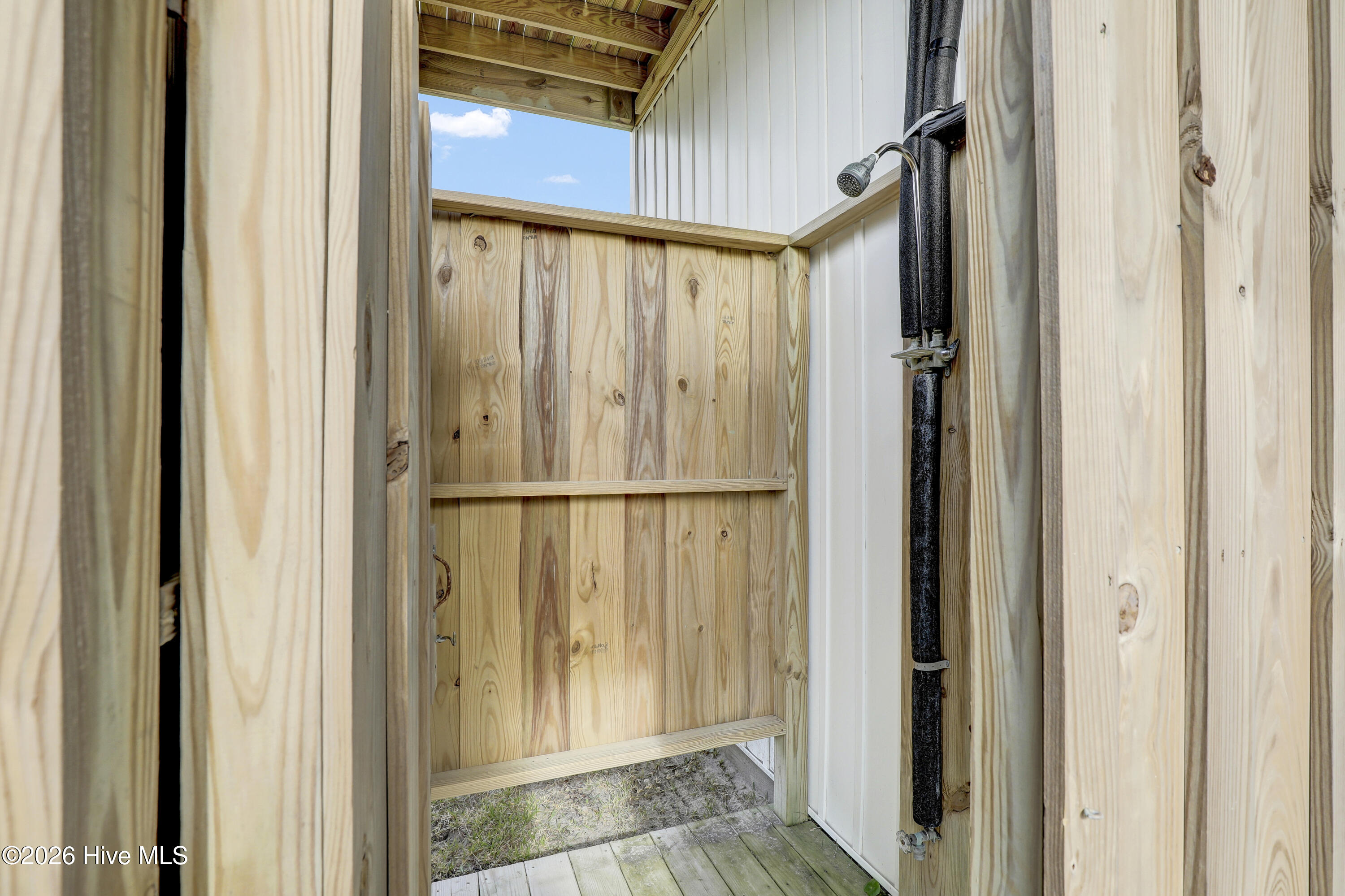 100547519 | Photo 41