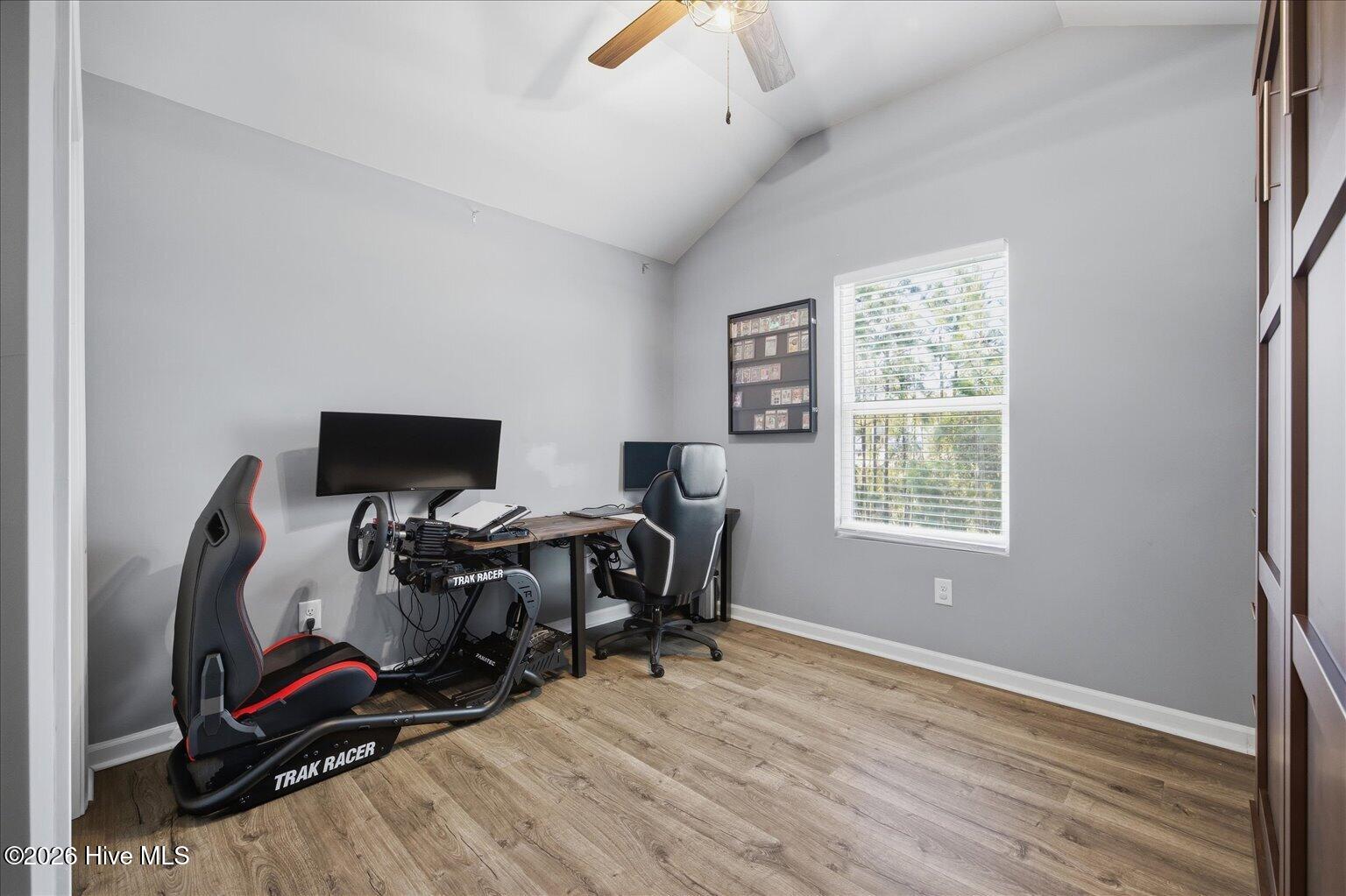 100570565 | Photo 28