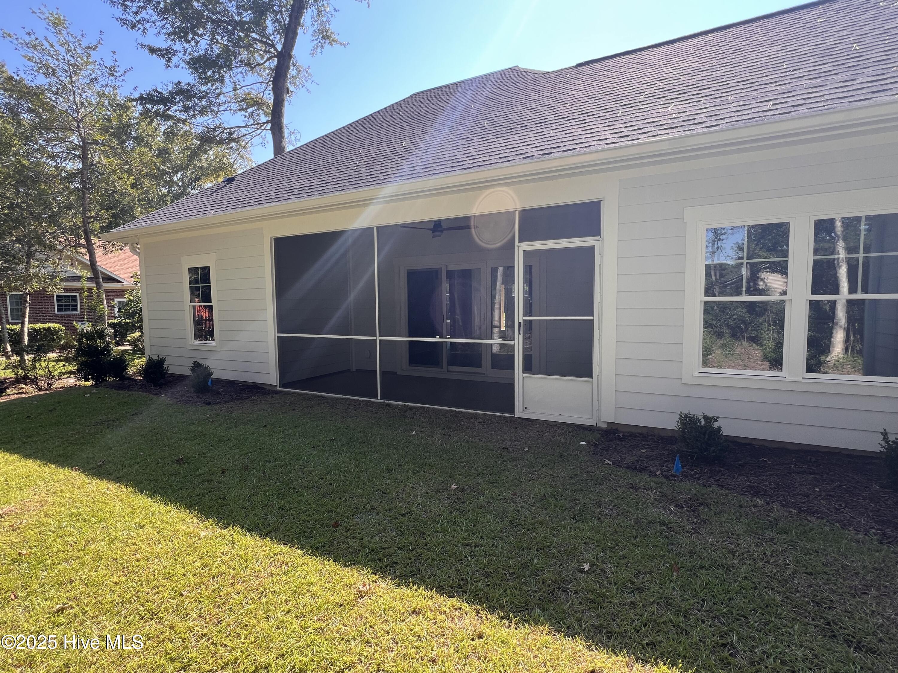 100502261 | Photo 30