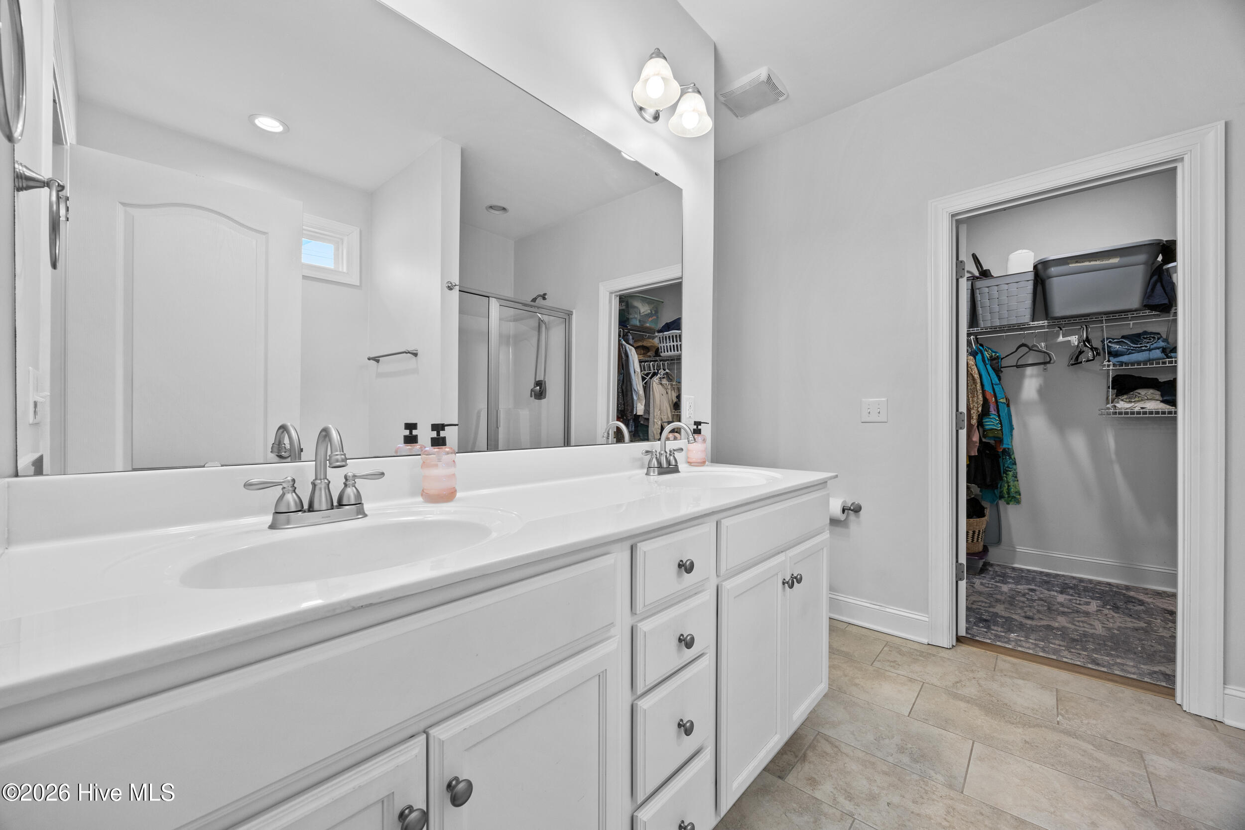 100553911 | Photo 17