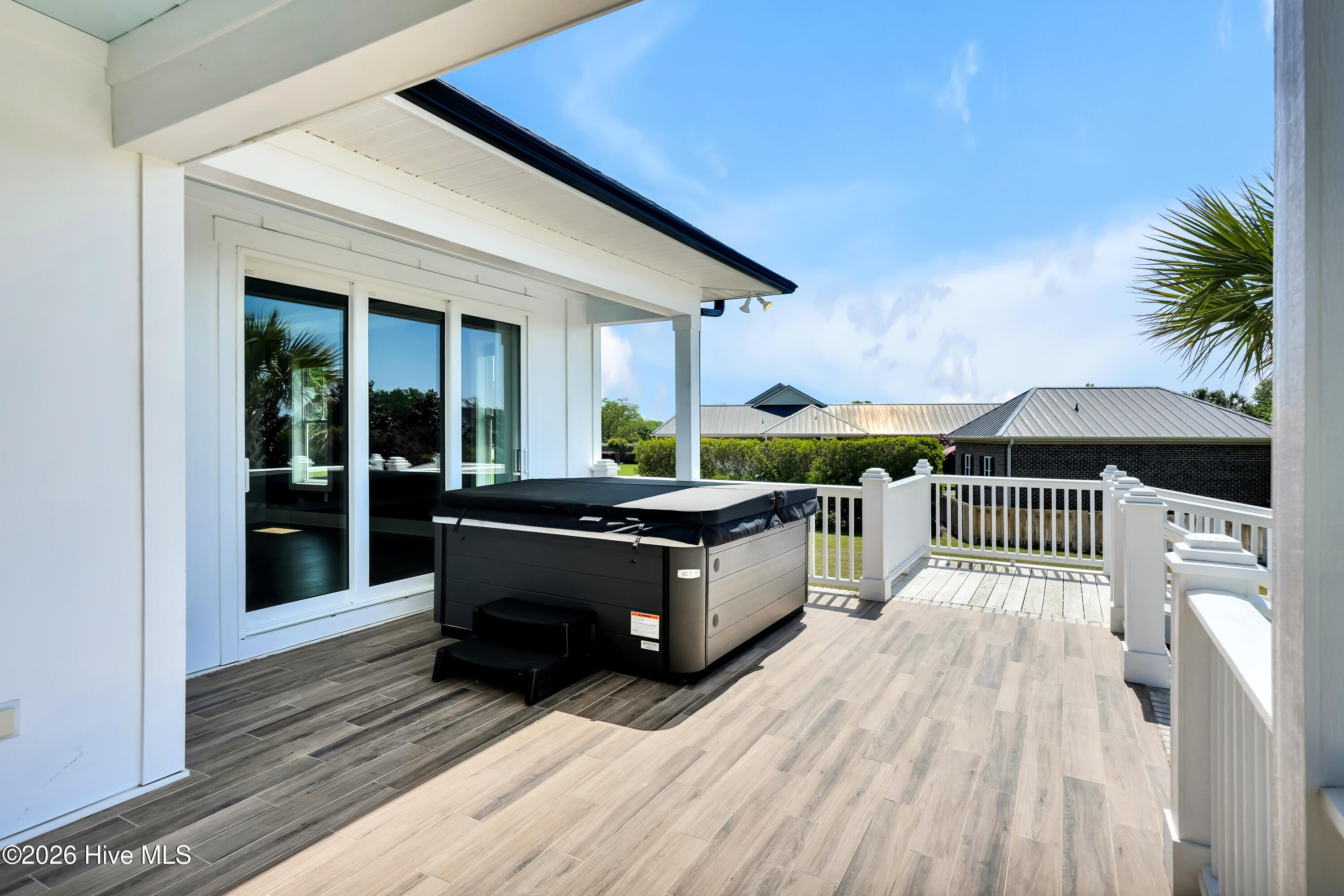 100567914 | Photo 52