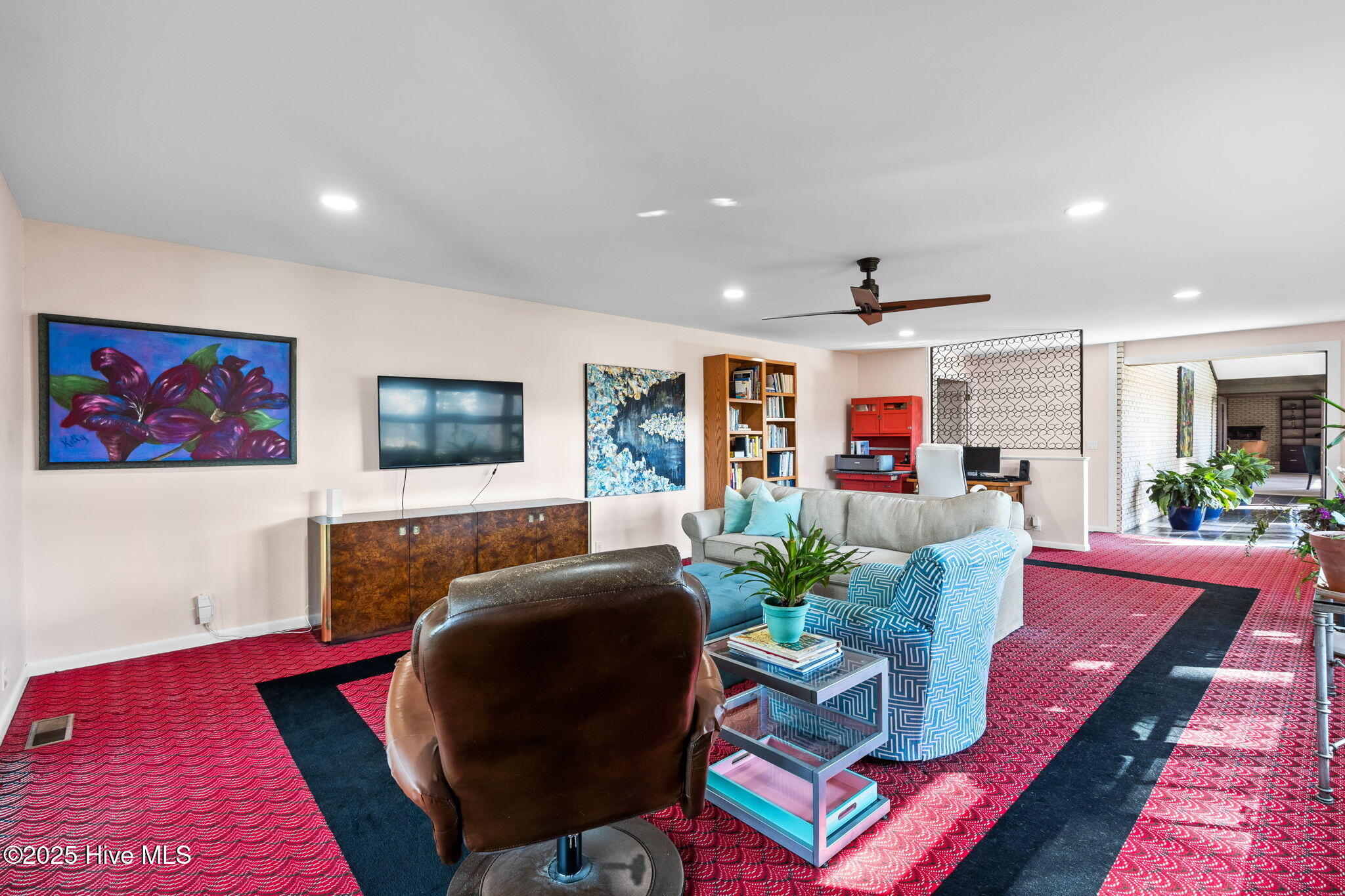 100544236 | Photo 34