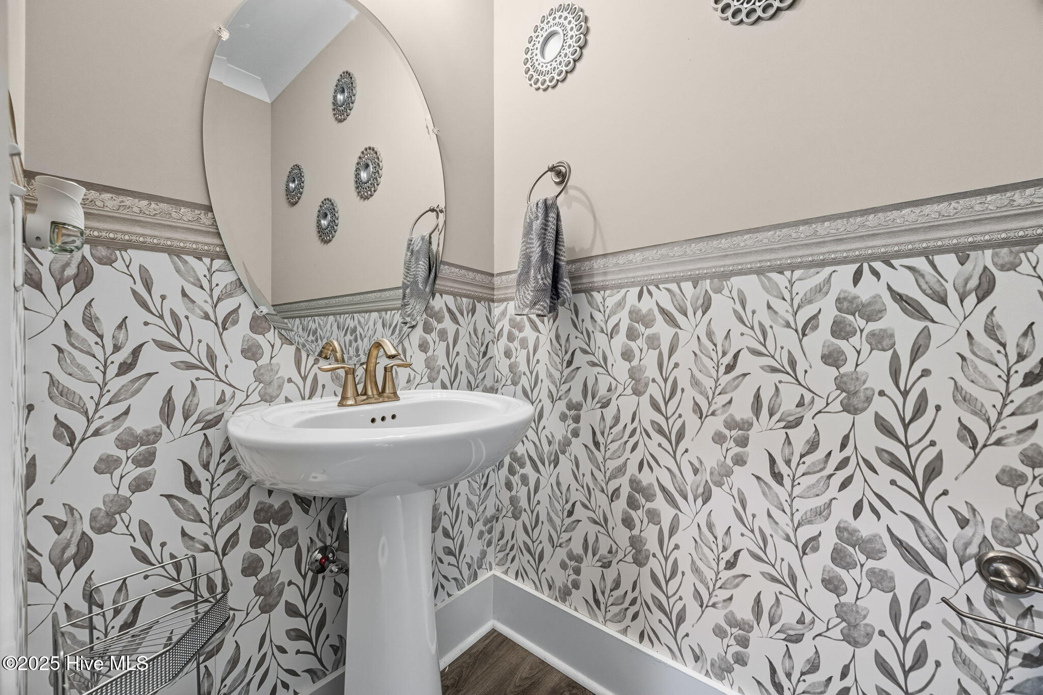 100533920 | Photo 22