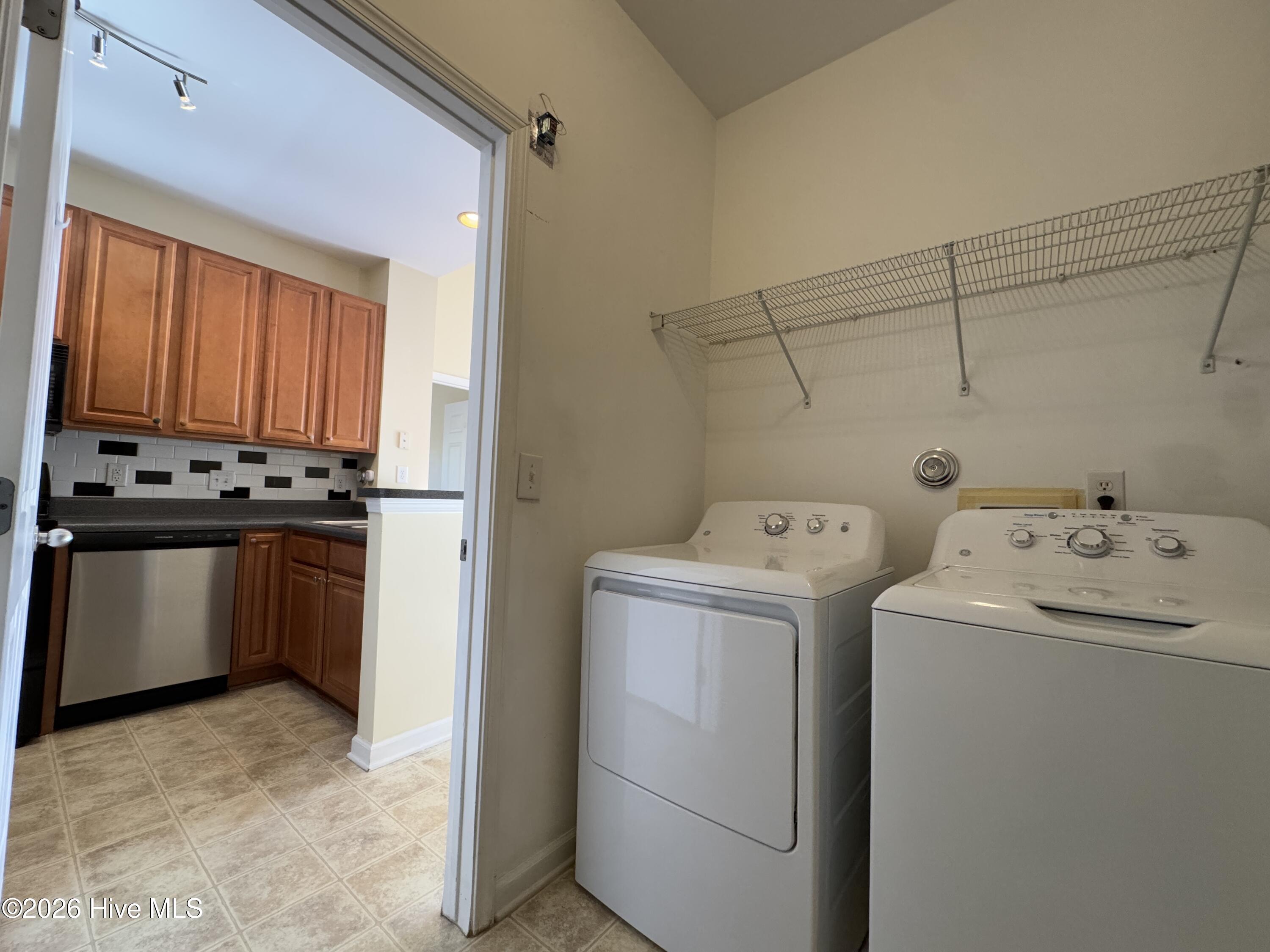 100551595 | Photo 11