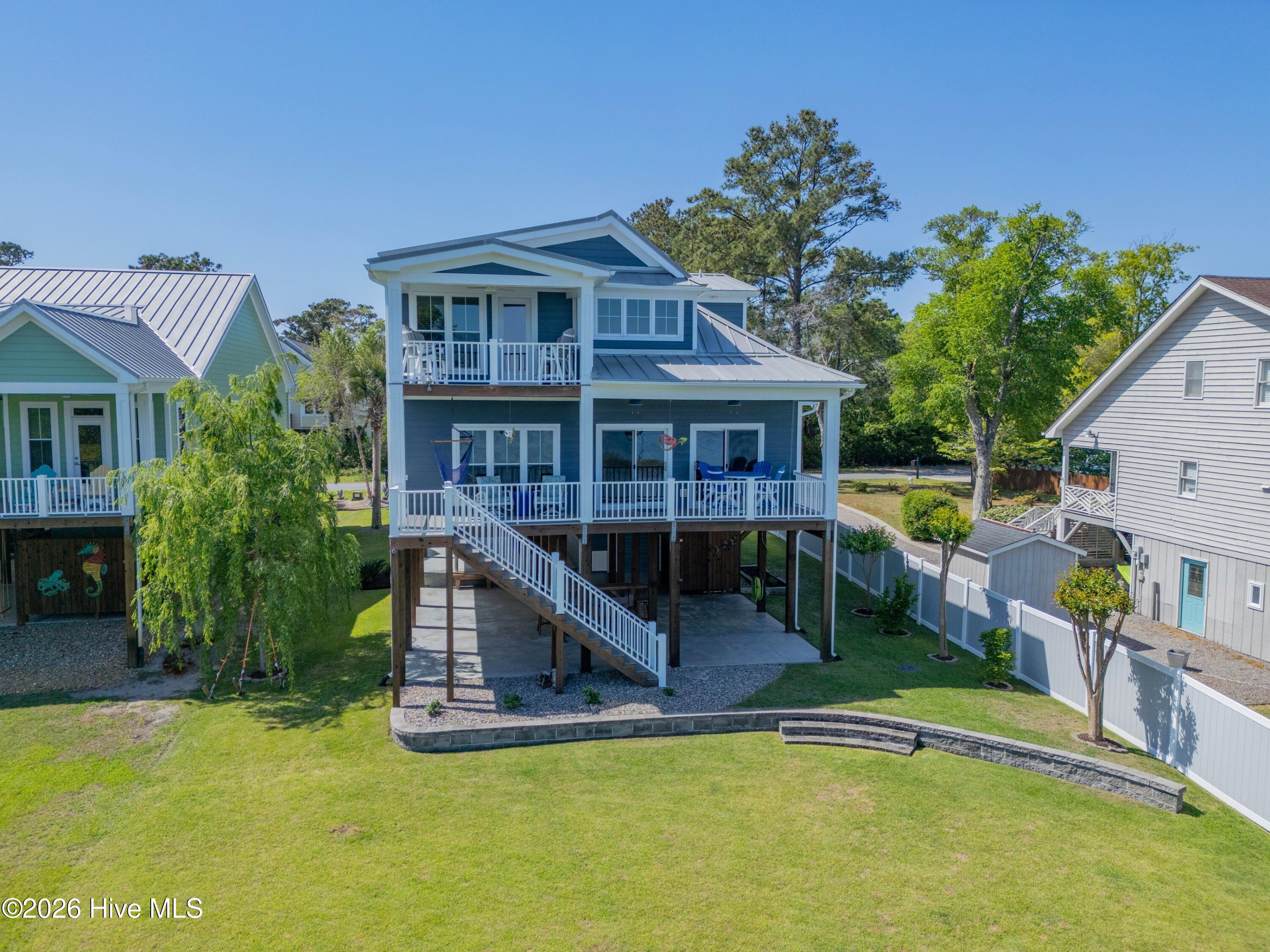 100569369 | Photo 61